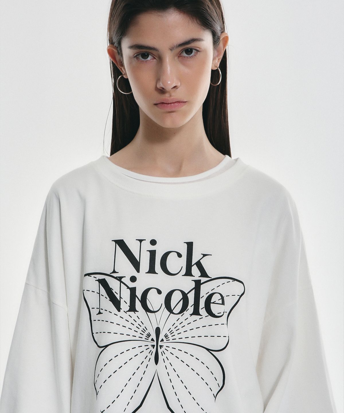 닉앤니콜(NICK&NICOLE) BUTTERFLY SIGNATURE LS TOP_WHITE BLACK