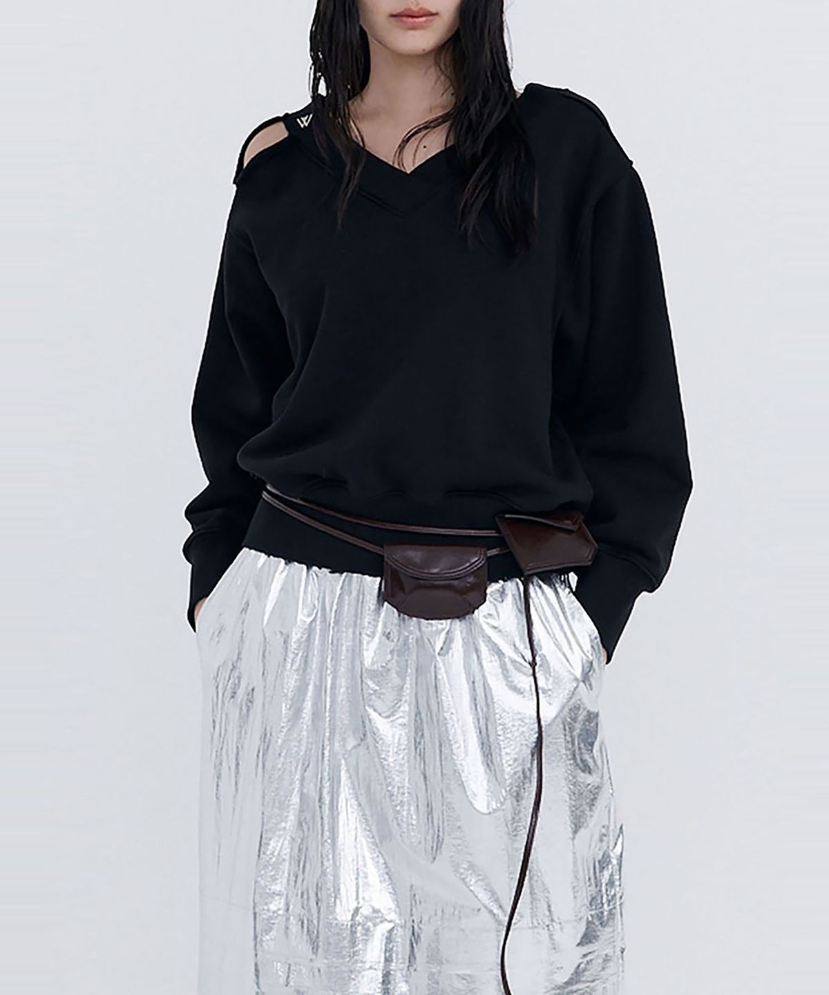 분더캄머(WNDERKAMMER) Damage V-neck sweatshirt_Black(데미지 브이넥 스웻 셔츠_블랙)