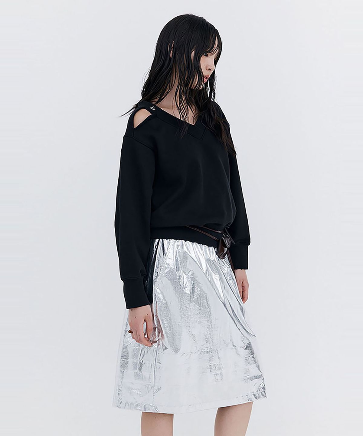 분더캄머(WNDERKAMMER) Damage V-neck sweatshirt_Black(데미지 브이넥 스웻 셔츠_블랙)