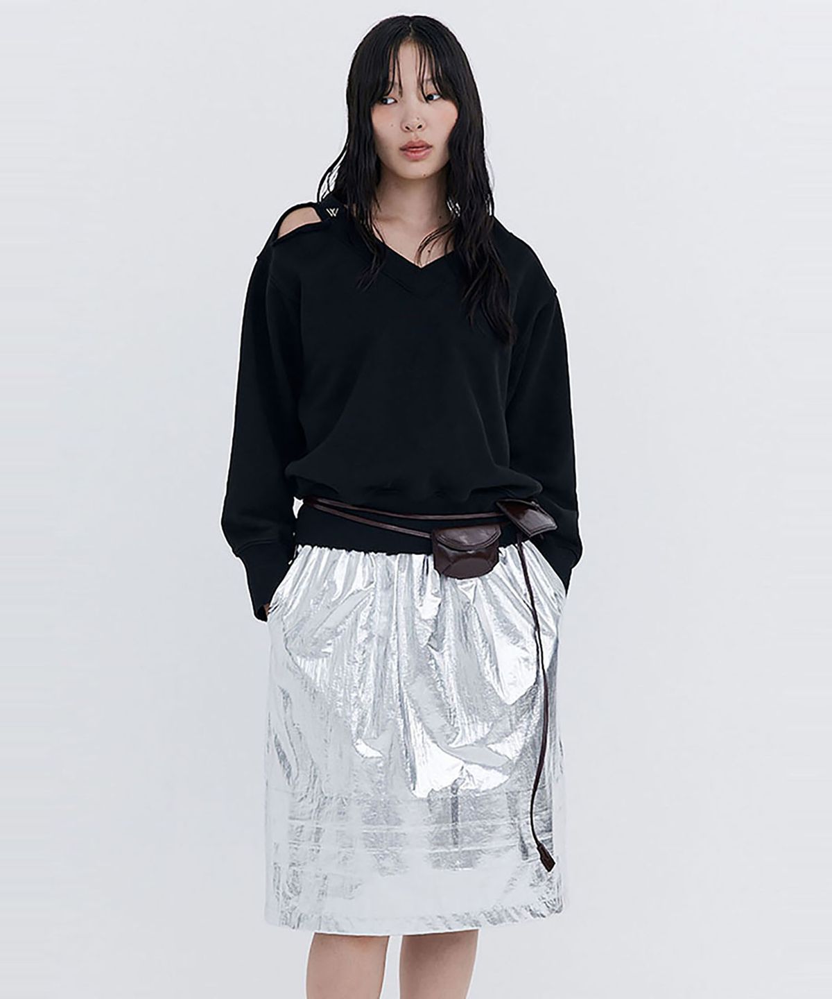 분더캄머(WNDERKAMMER) Damage V-neck sweatshirt_Black(데미지 브이넥 스웻 셔츠_블랙)