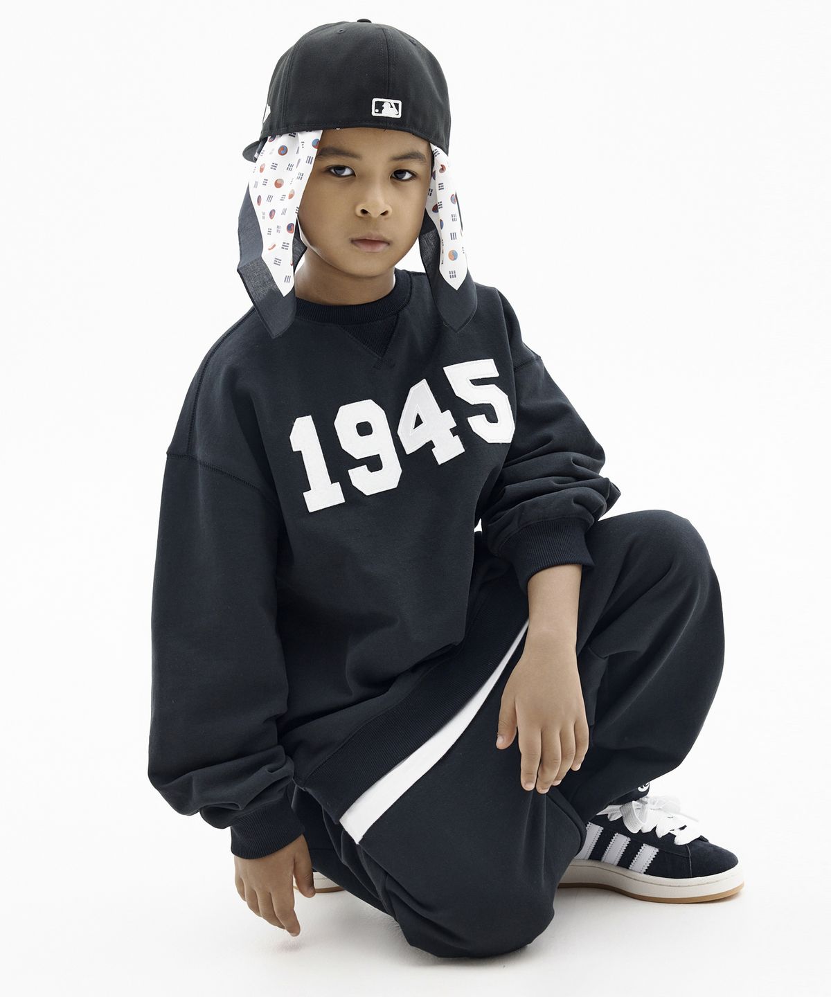 테이크이지 키즈(TAKEASY KIDS) 자이언트핏 1945 맨투맨(블랙)
