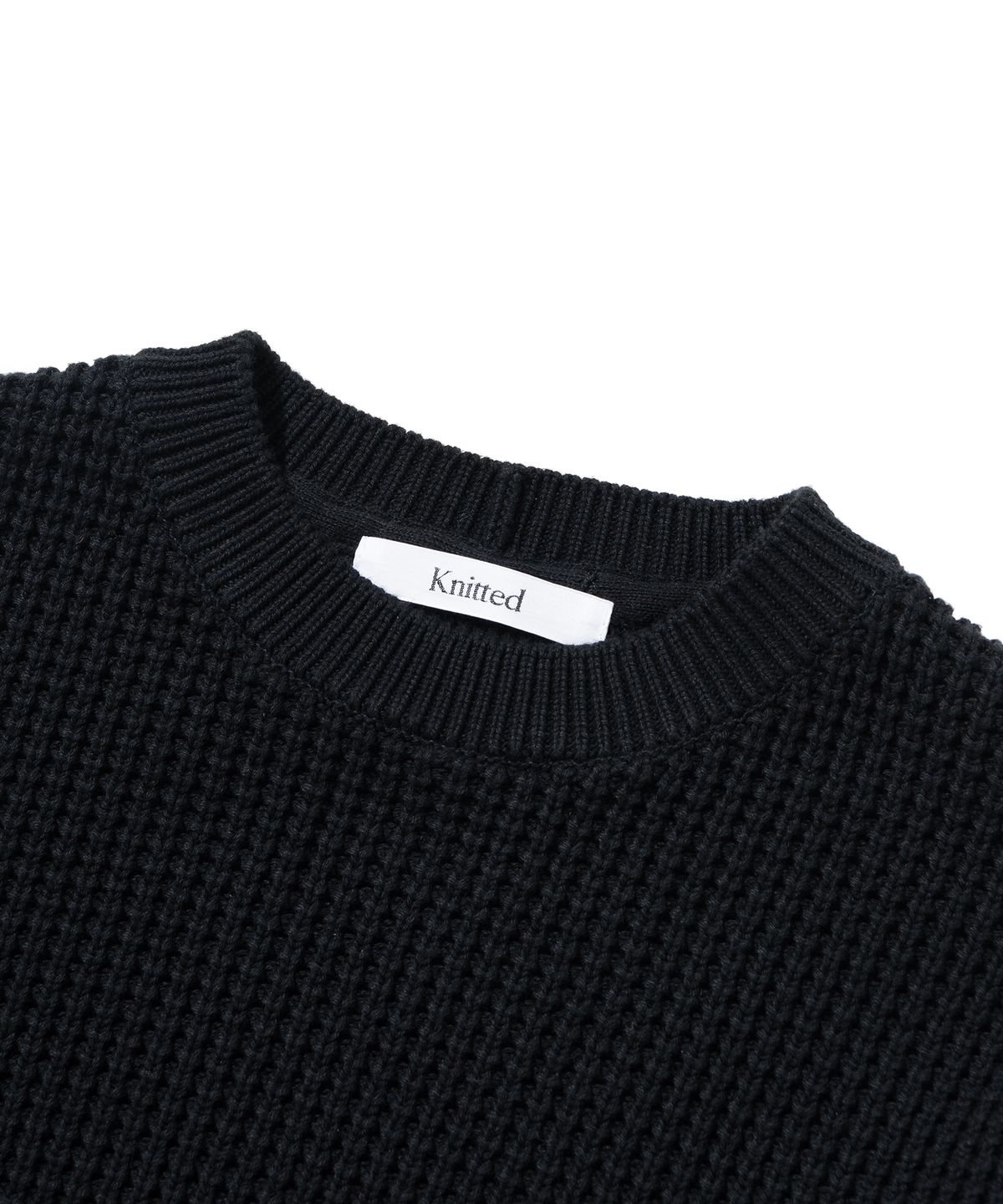 니티드(KNITTED) 헤비 와플 라운드 니트 BLACK