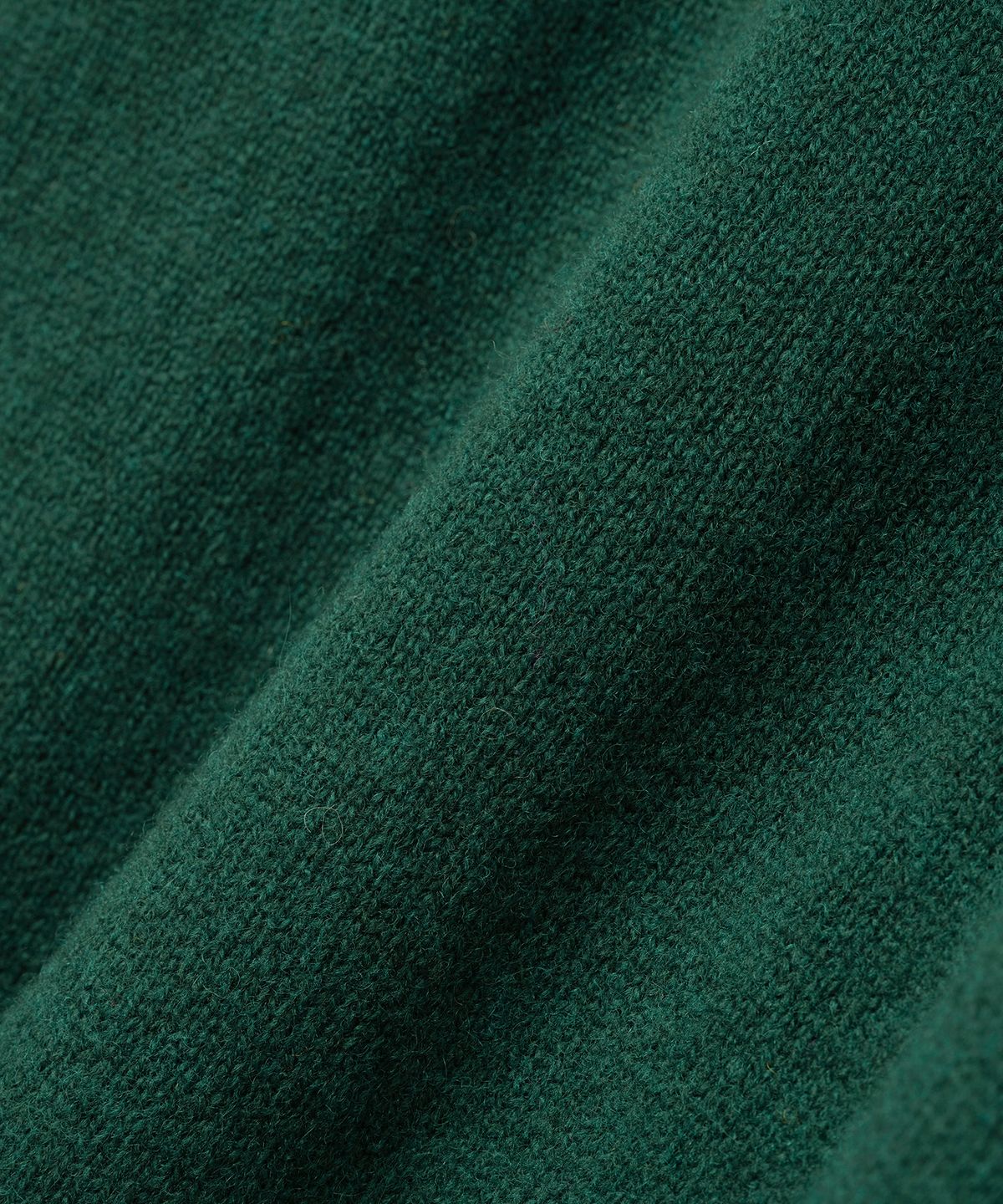 니티드(KNITTED) 쉐기독 울 100 라운드 가디건 DARK GREEN