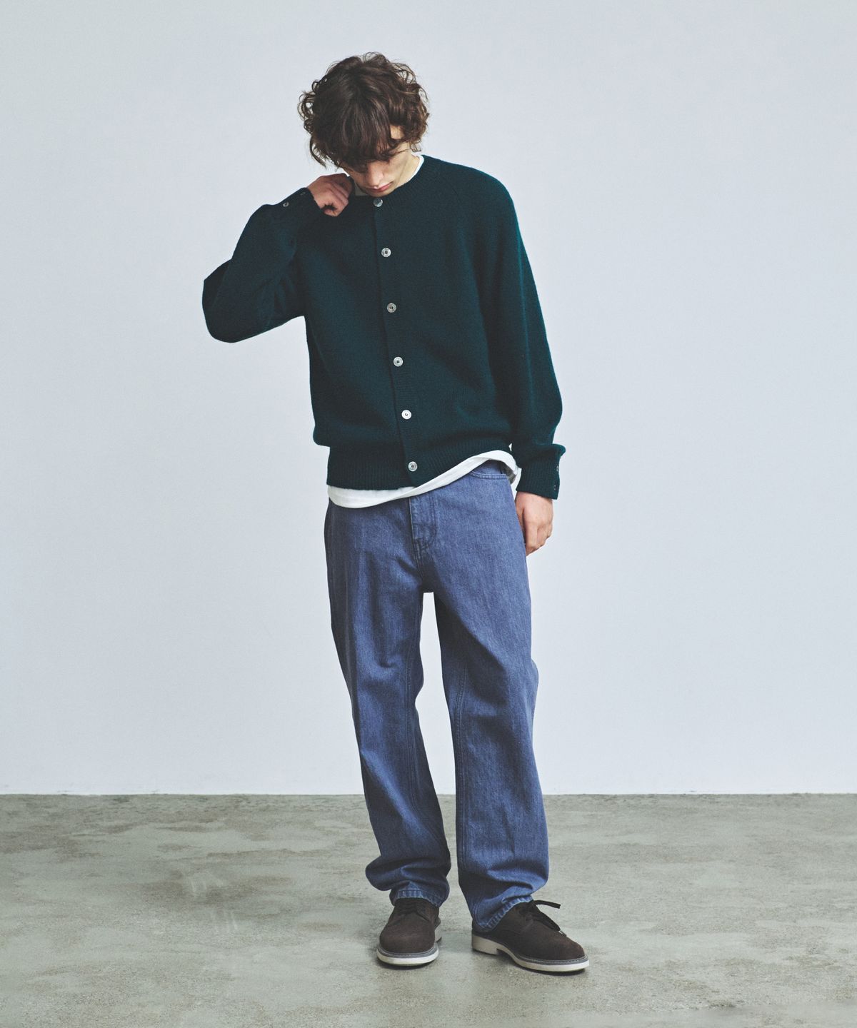 니티드(KNITTED) 쉐기독 울 100 라운드 가디건 DARK GREEN