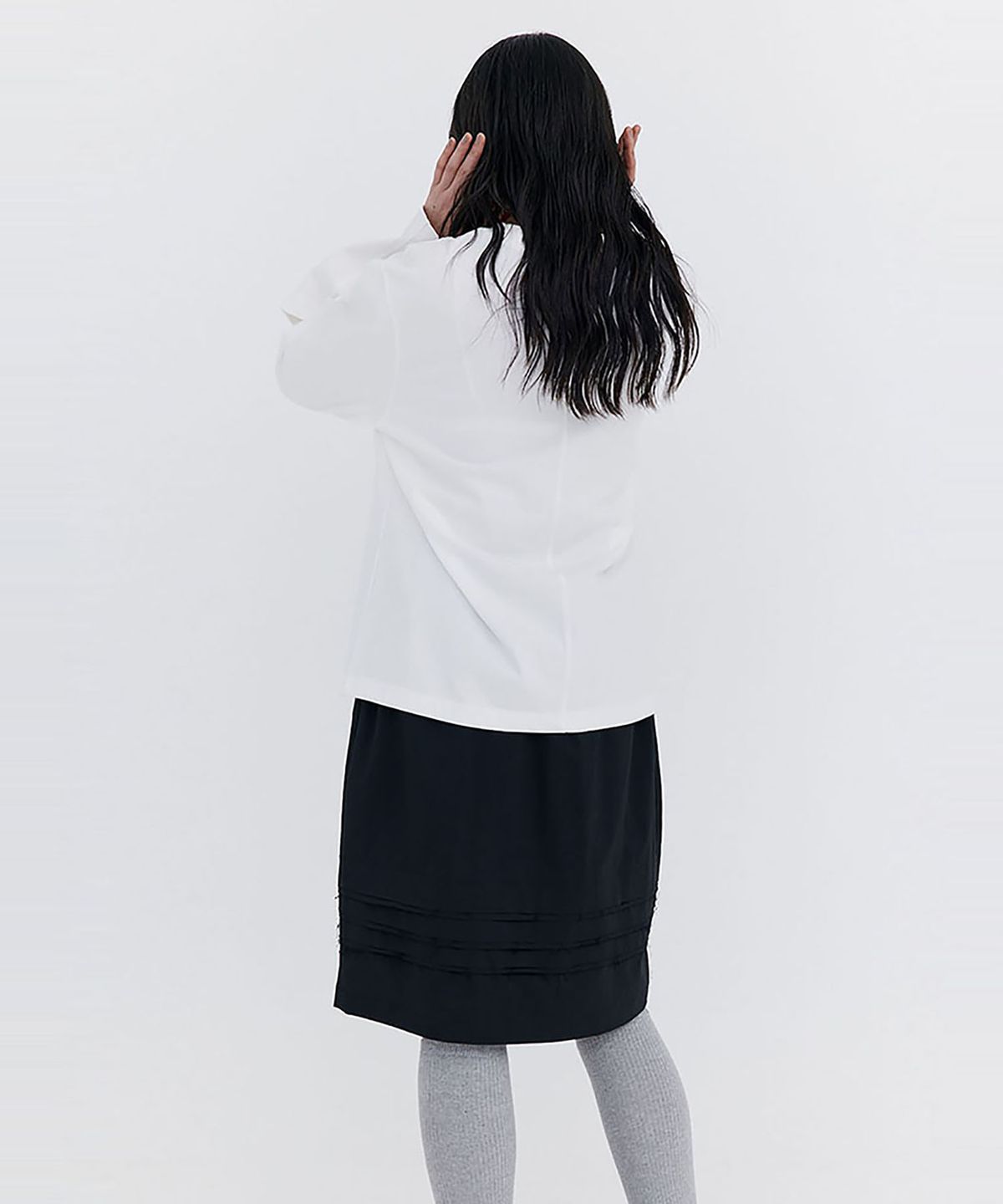분더캄머(WNDERKAMMER) Raw-cut Tuck Skirt_Black(로우컷 턱 스커트_블랙)