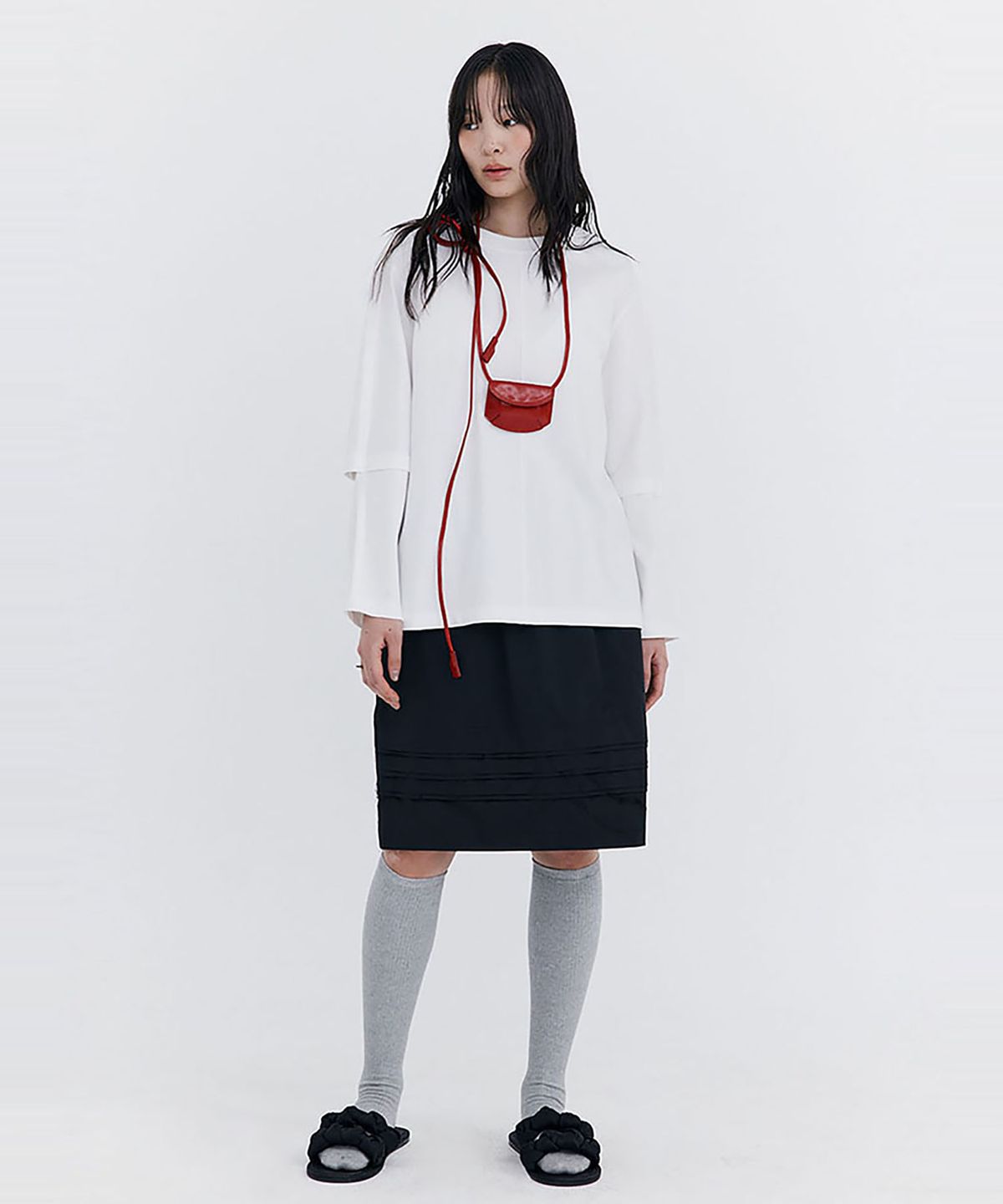 분더캄머(WNDERKAMMER) Raw-cut Tuck Skirt_Black(로우컷 턱 스커트_블랙)