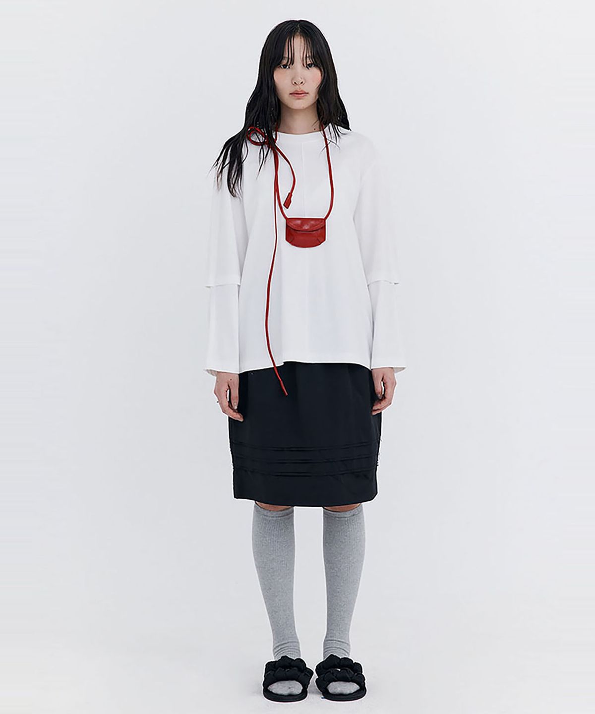 분더캄머(WNDERKAMMER) Raw-cut Tuck Skirt_Black(로우컷 턱 스커트_블랙)