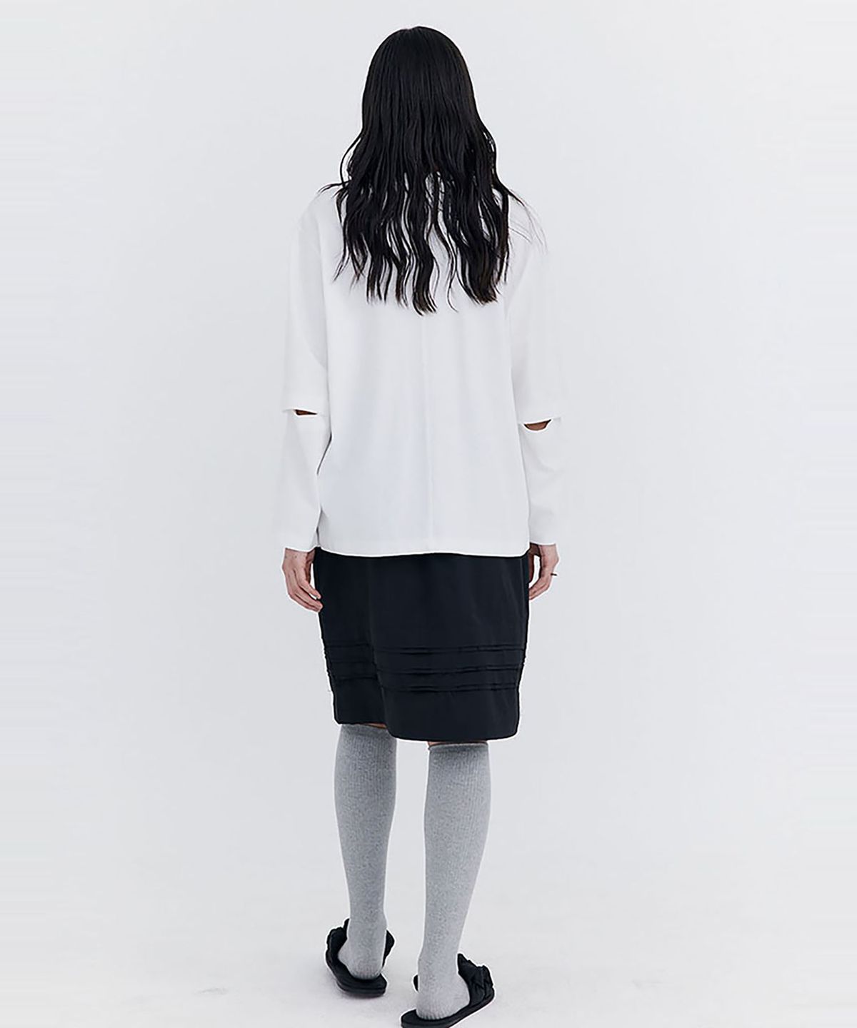 분더캄머(WNDERKAMMER) Raw-cut Tuck Skirt_Black(로우컷 턱 스커트_블랙)