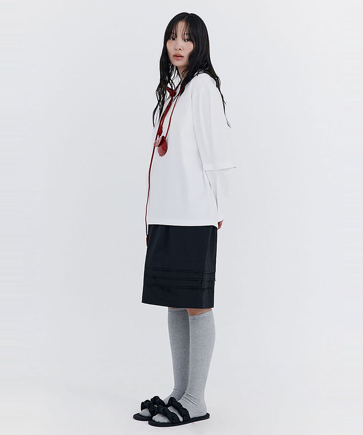 분더캄머(WNDERKAMMER) Raw-cut Tuck Skirt_Black(로우컷 턱 스커트_블랙)