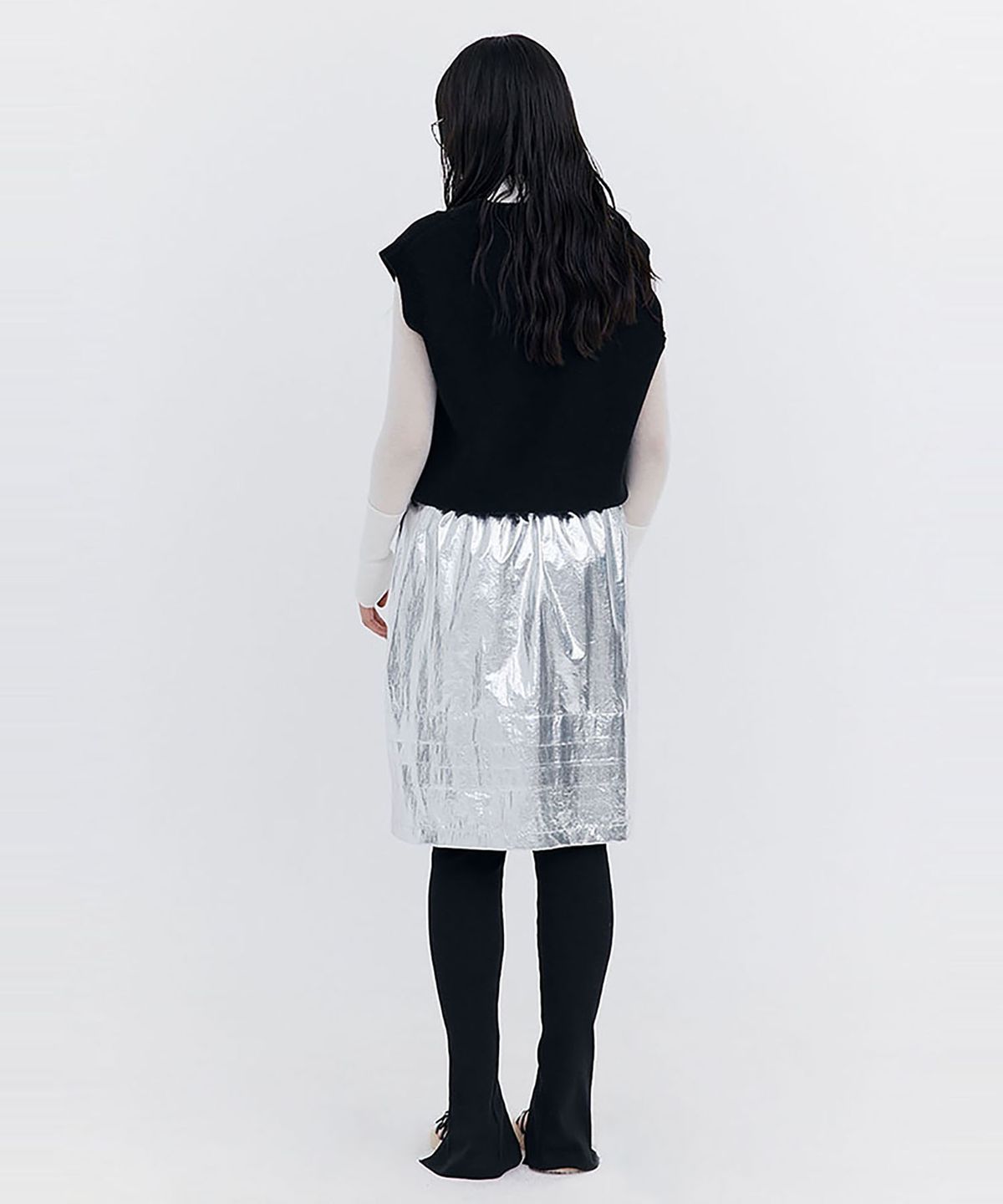 분더캄머(WNDERKAMMER) Raw-cut Tuck Skirt_Silver(로우컷 턱 스커트_실버)