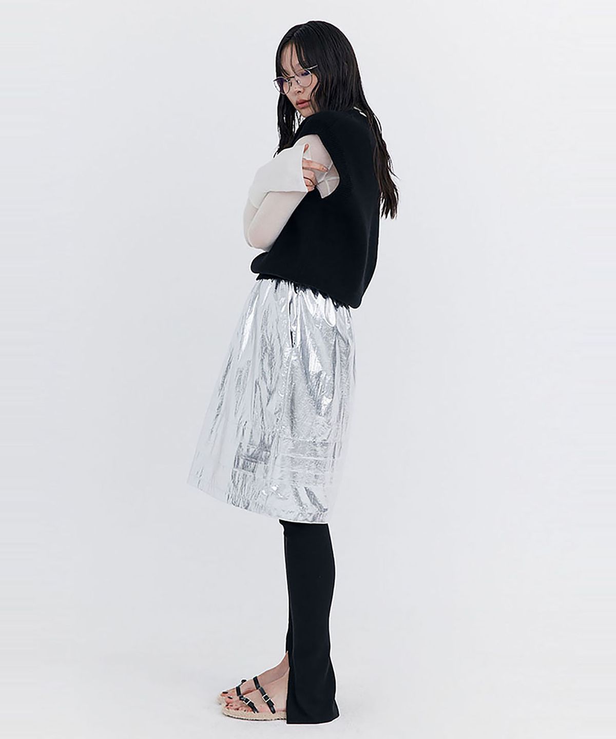 분더캄머(WNDERKAMMER) Raw-cut Tuck Skirt_Silver(로우컷 턱 스커트_실버)