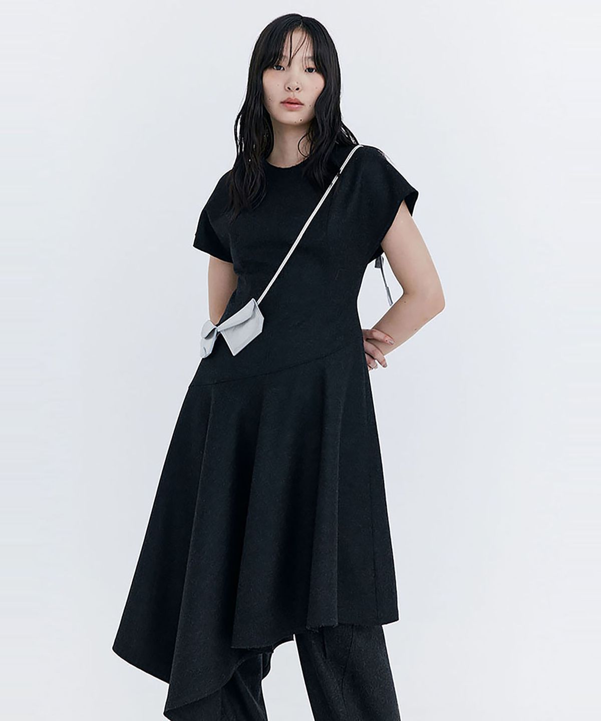 분더캄머(WNDERKAMMER) Raw-cut Wool Dress_Charcoal(로우컷 울 드레스_차콜)