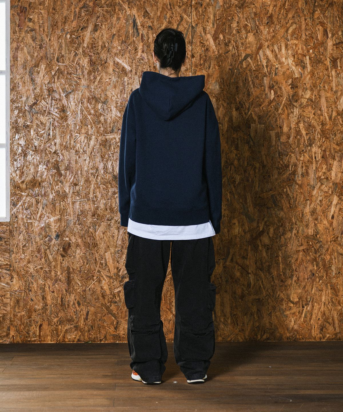 도미넌트(DOMINANT) Small Logo Hoodie-Navy