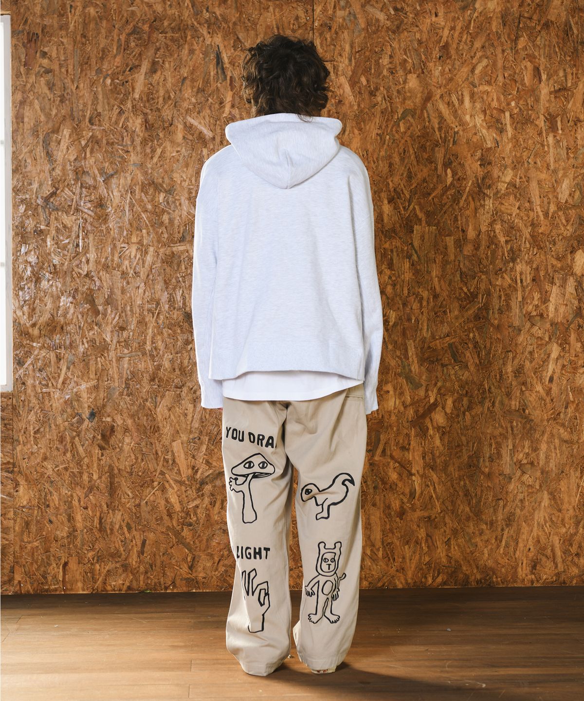 도미넌트(DOMINANT) Small Logo Hoodie-Lightgray
