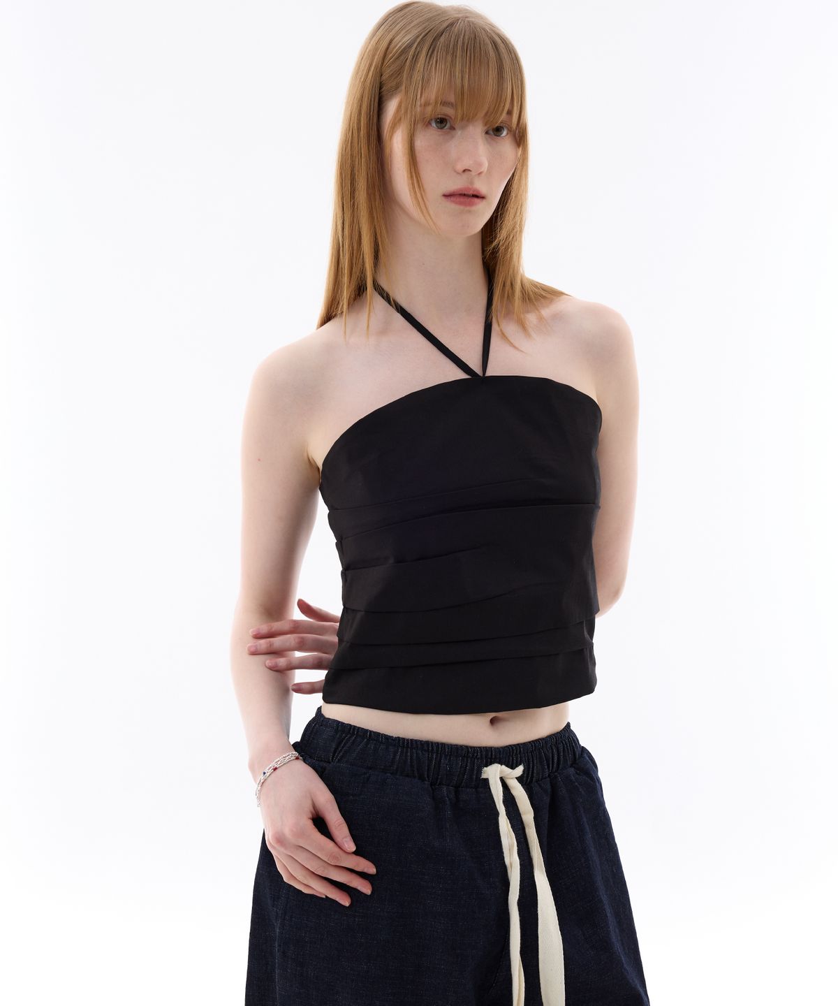 아리킴(ARIKIM) MELLIFLUOUS STRING TUBE TOP / BLACK
