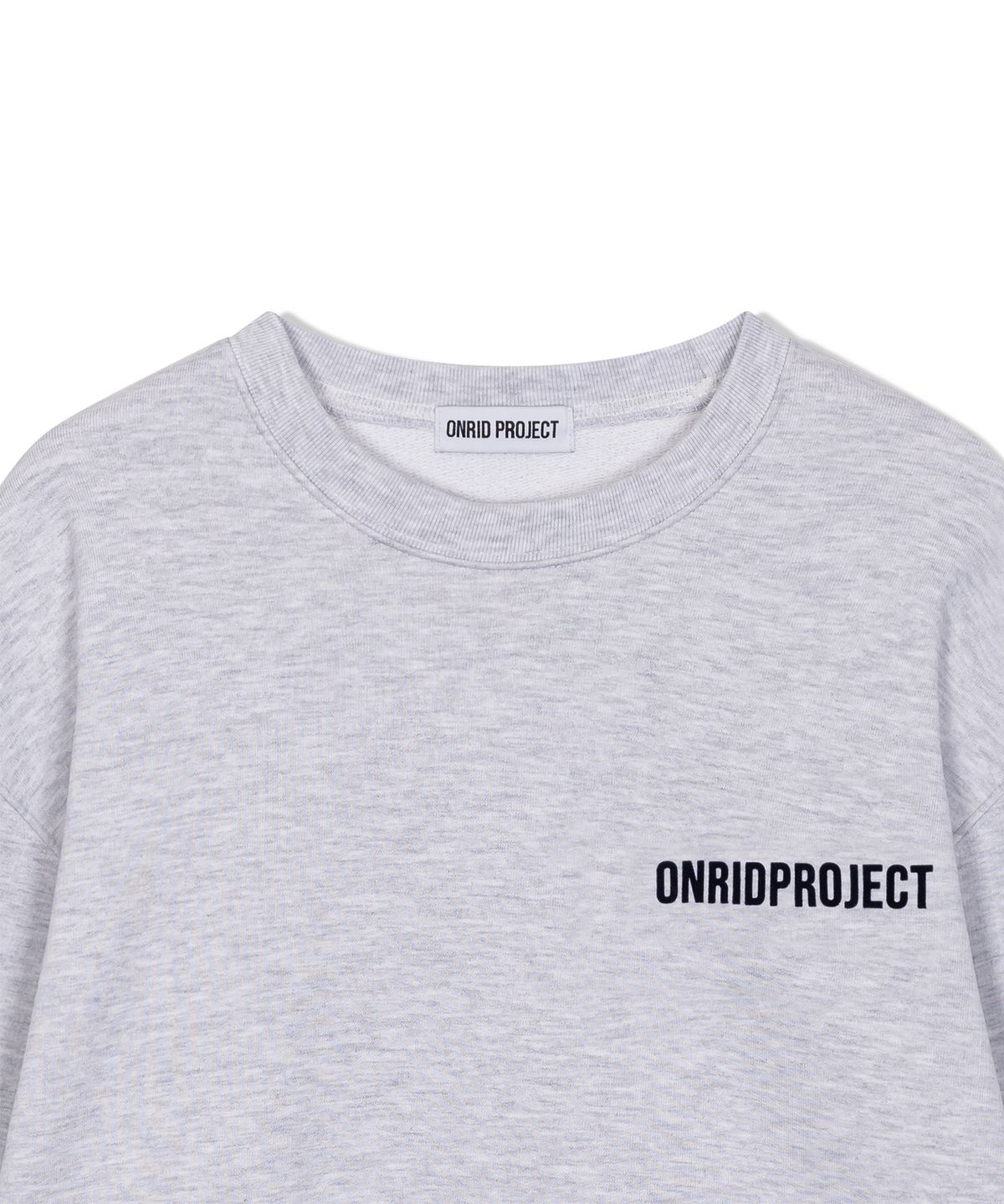 온리드프로젝트(ONRIDPROJECT) 맨즈 에센셜 크롭 스웻트셔츠- 멜란지 그레이