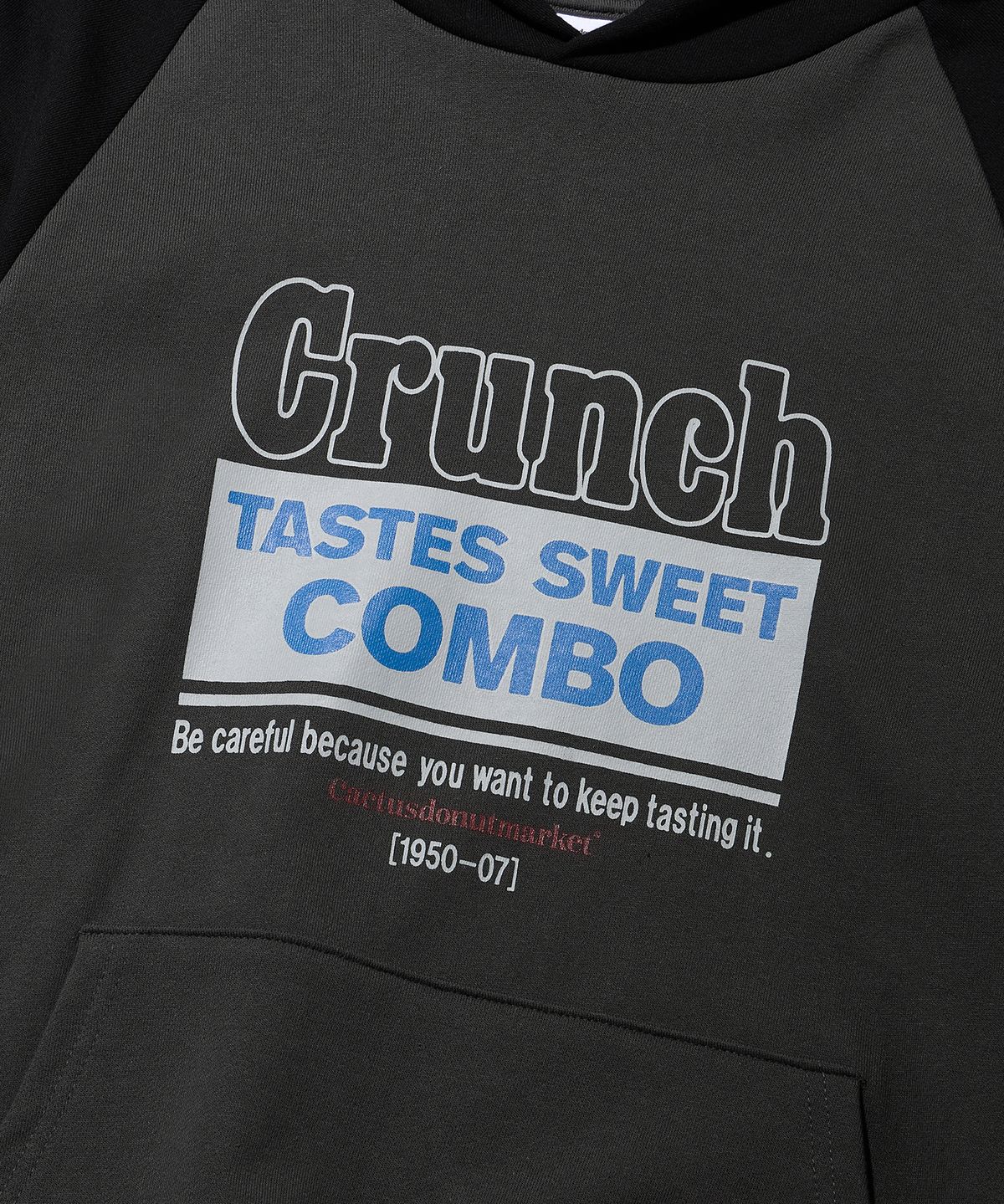 캑터스도넛마켓(CACTUSDONUTMARKET) Crunch Raglan Hoodie - Black