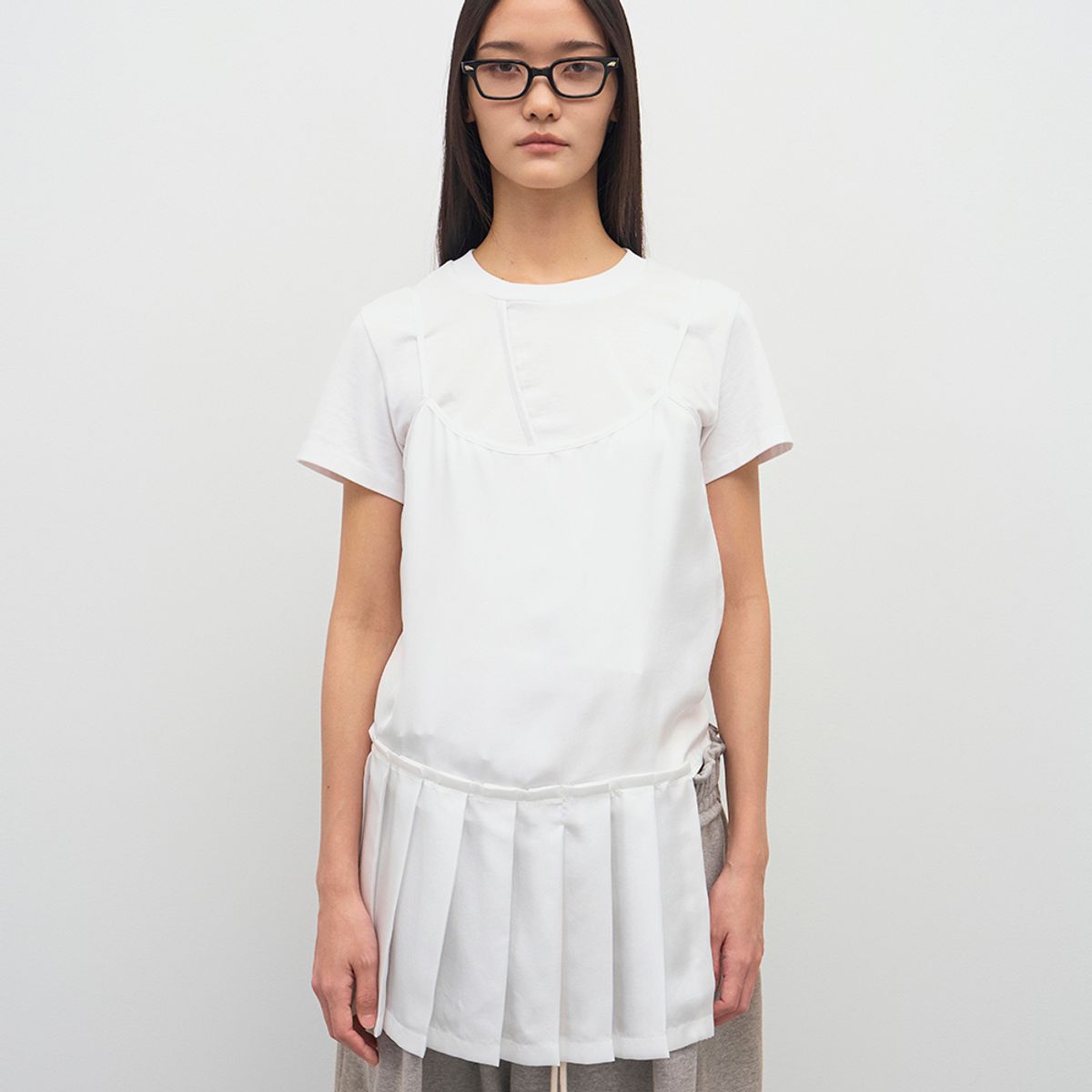 엘씨디씨티엠(LCDC™) UNBALANCED PLEATS SLEEVELESS TOP