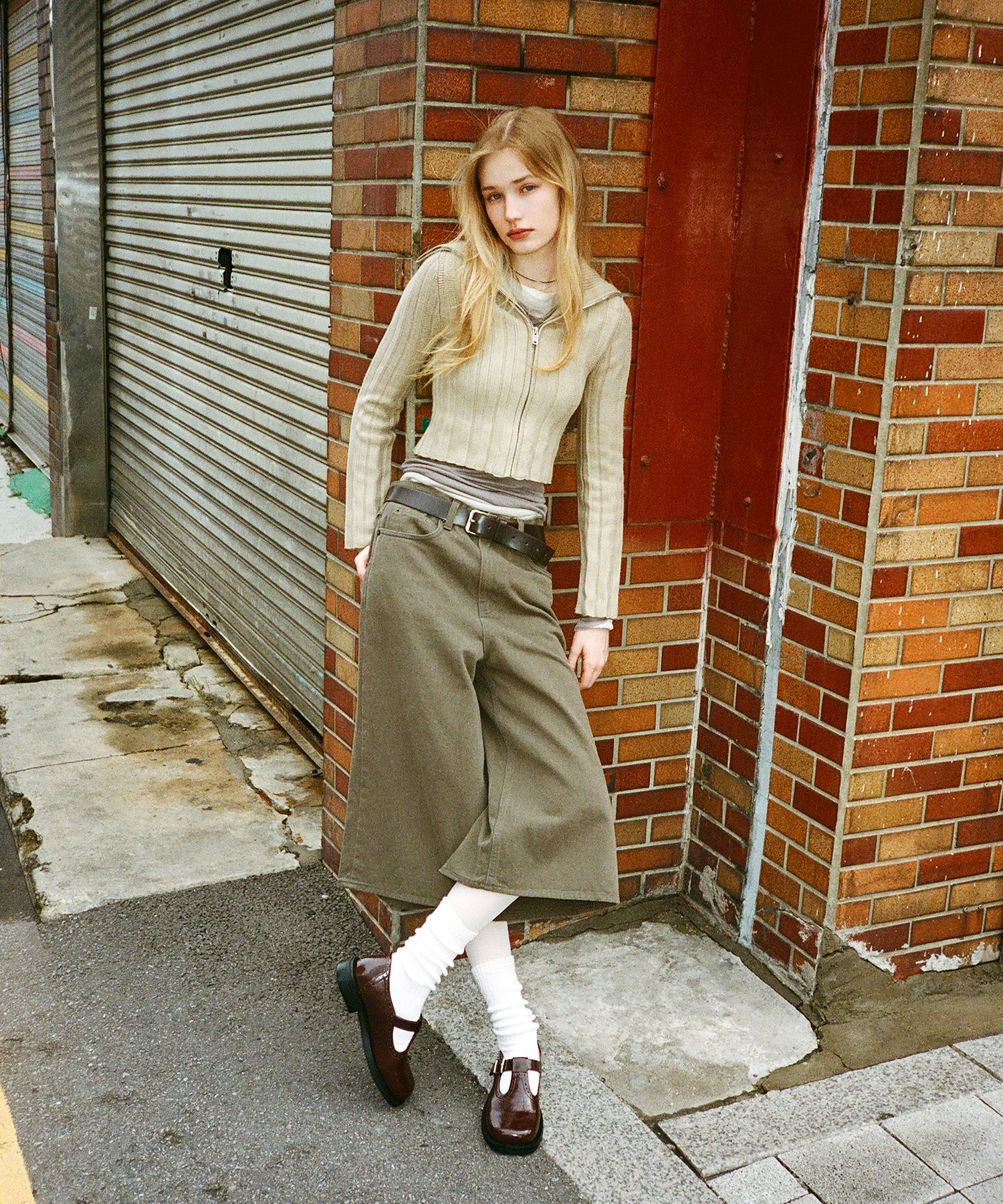 MUSINSA公式 | KHIHO PUNCHING MARY JANE LOAFER / 2 COLORS