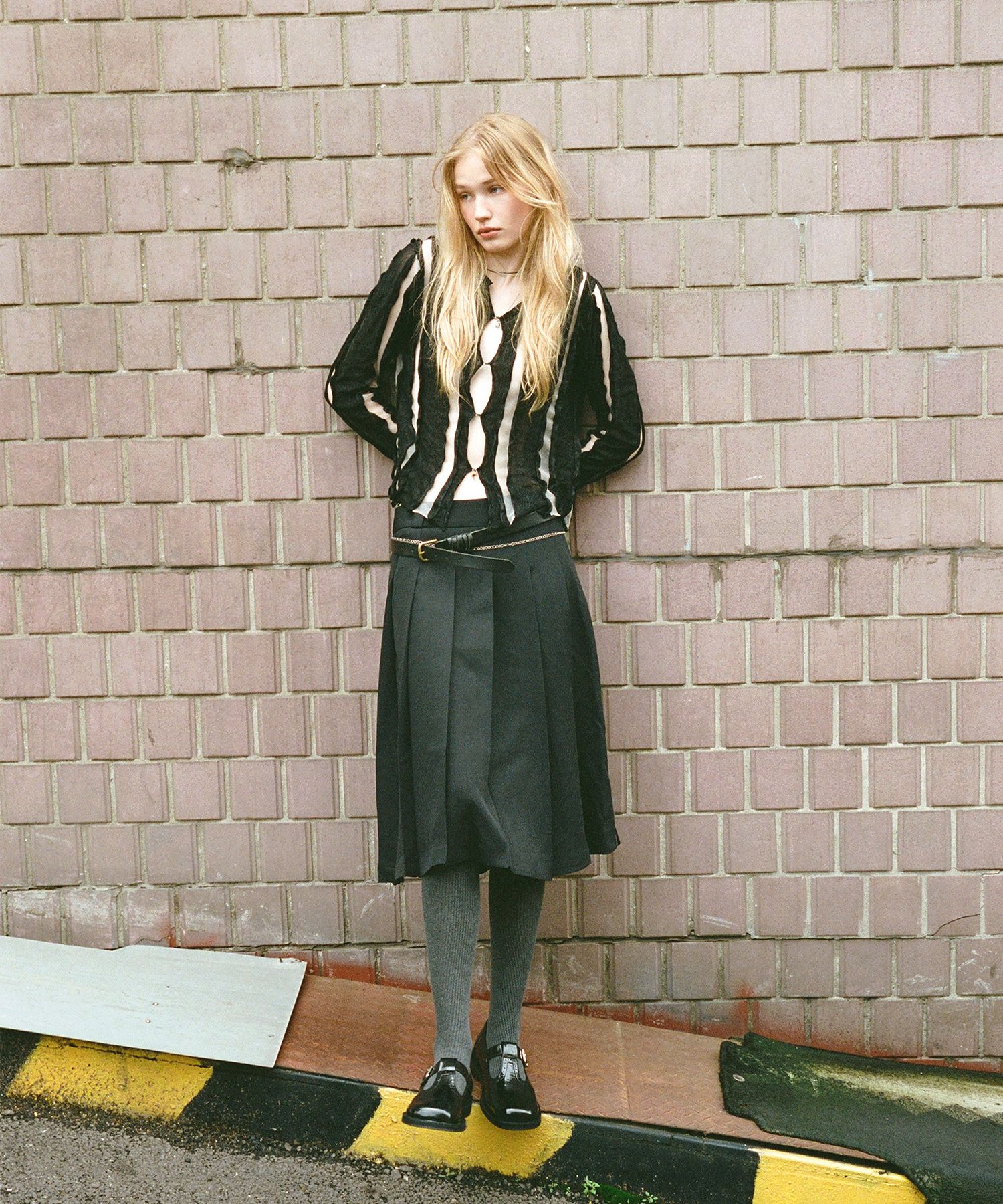 韓国大人気 【KHIHO】 PUNCHING MARY JANE LOAFER MUSINSA | KHIHO PUNCHING MARY JANE LOAFER / 2 COLORS