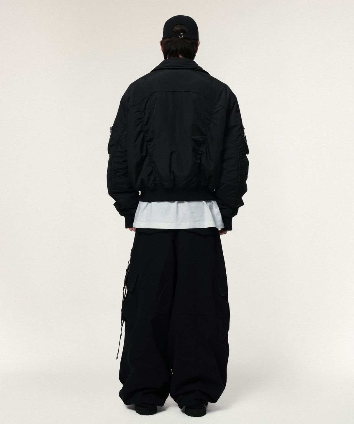 아이돈워너셀(IDWS) Solid High Neck Ma-1 Black