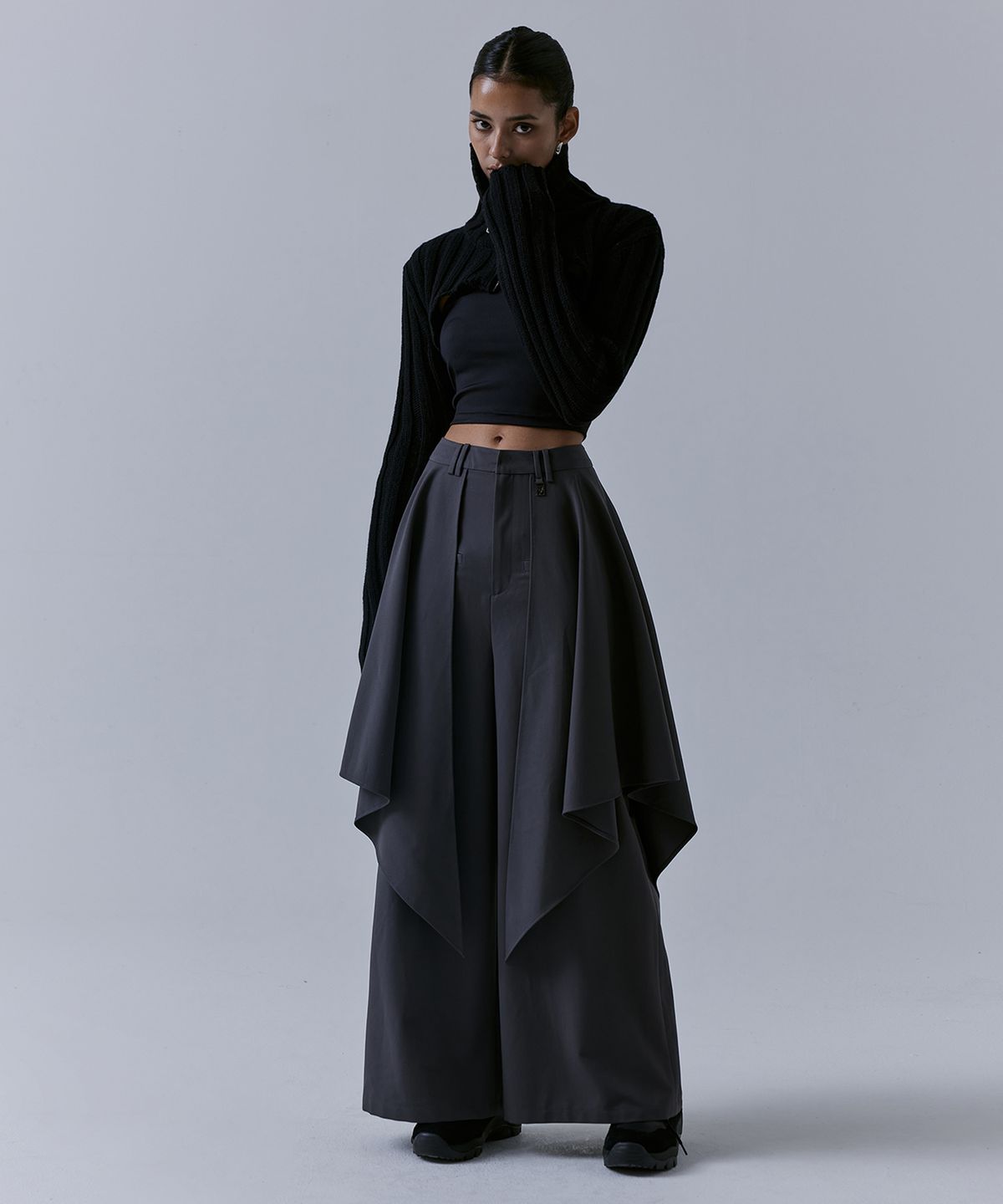 트리밍버드(TREEMINGBIRD) High-neck Bolero Knit Zip-up [ Black ]