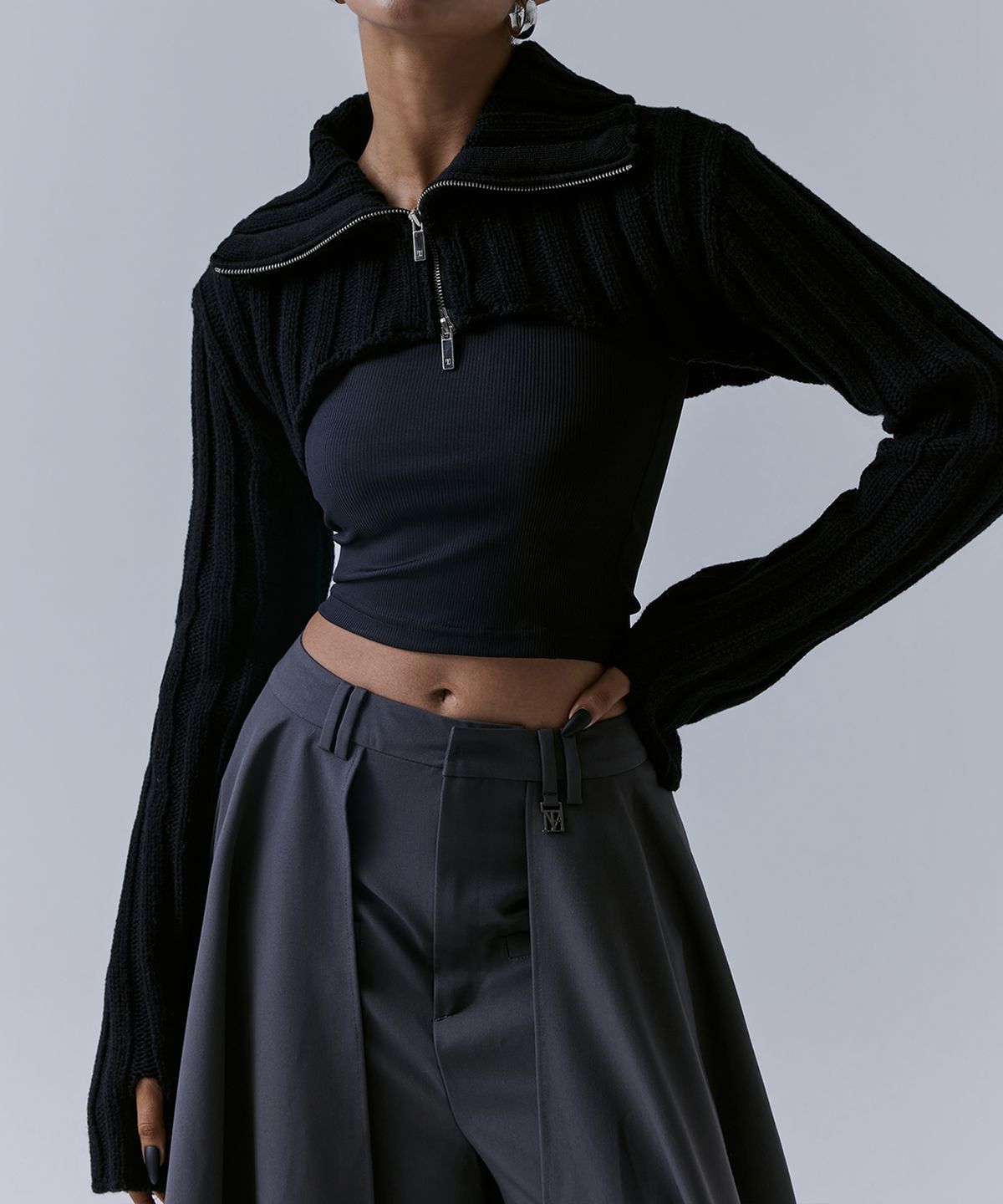 트리밍버드(TREEMINGBIRD) High-neck Bolero Knit Zip-up [ Black ]