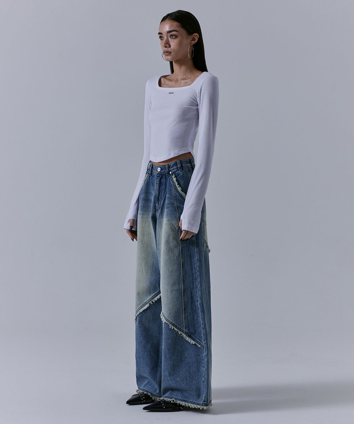 트리밍버드(TREEMINGBIRD) Square Neck Finger Hole Long Sleeve [ White ]