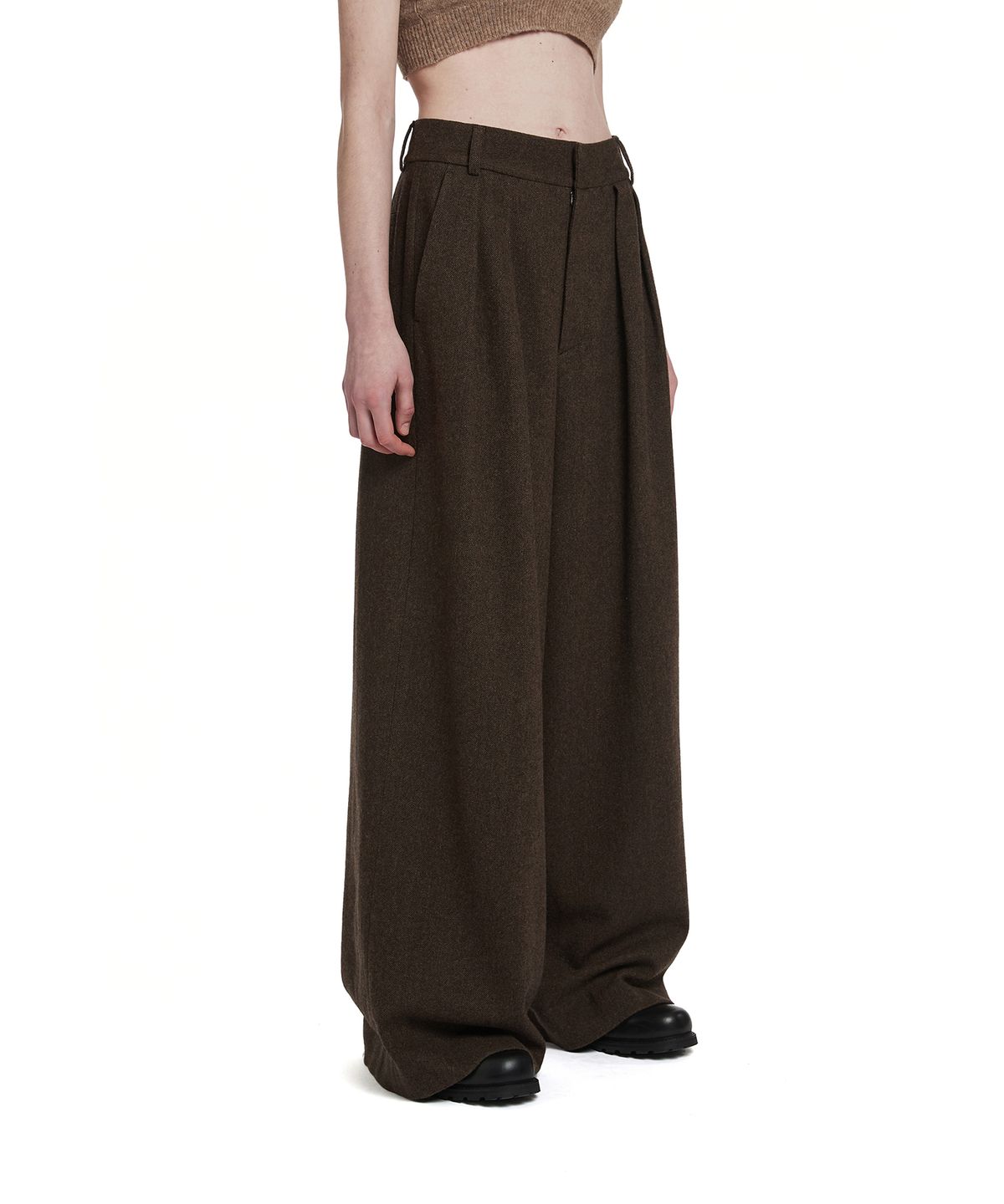 트렁크프로젝트(TRUNK PROJECT) Pleated Trousers_Brown