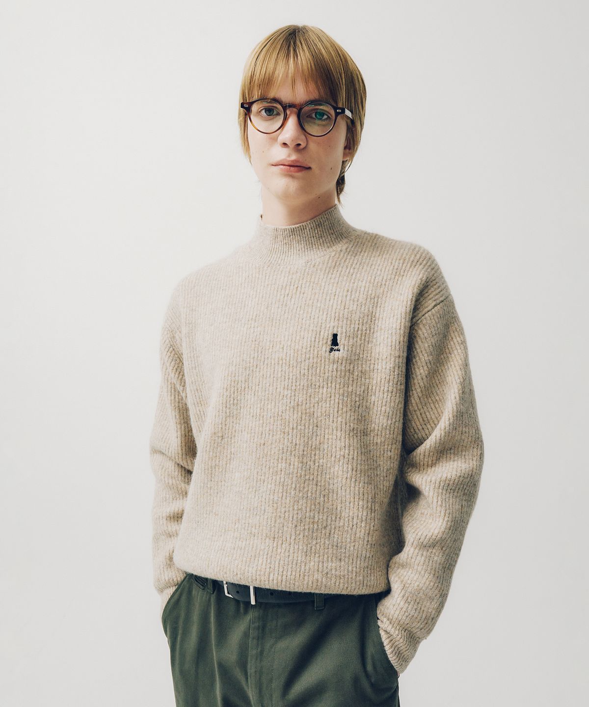 예일(YALE) 부클레 모크넥 니트_블랙