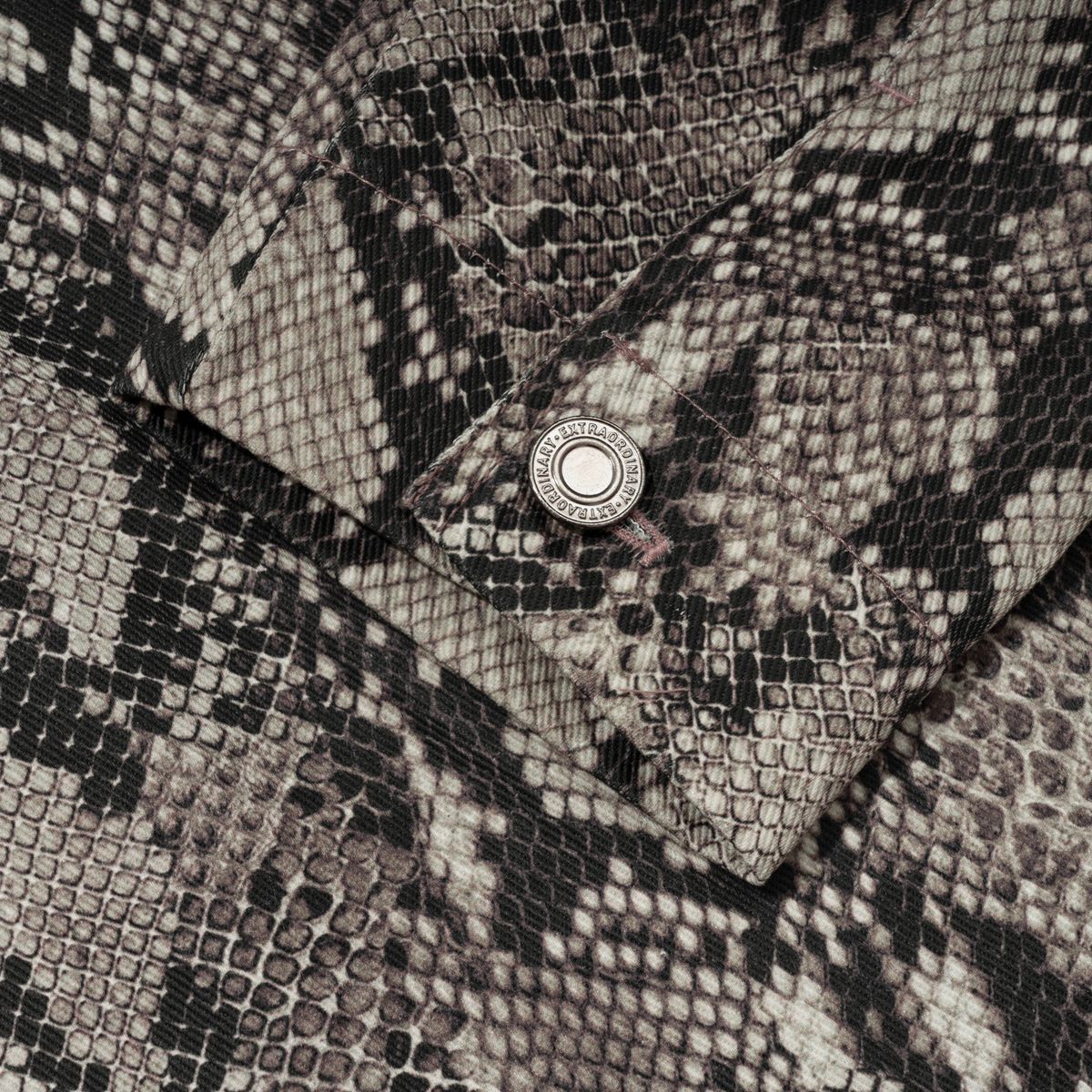 엑스트라오디너리(EXTRAORDINARY) PYTHON TRUCKER JACKET GRAY