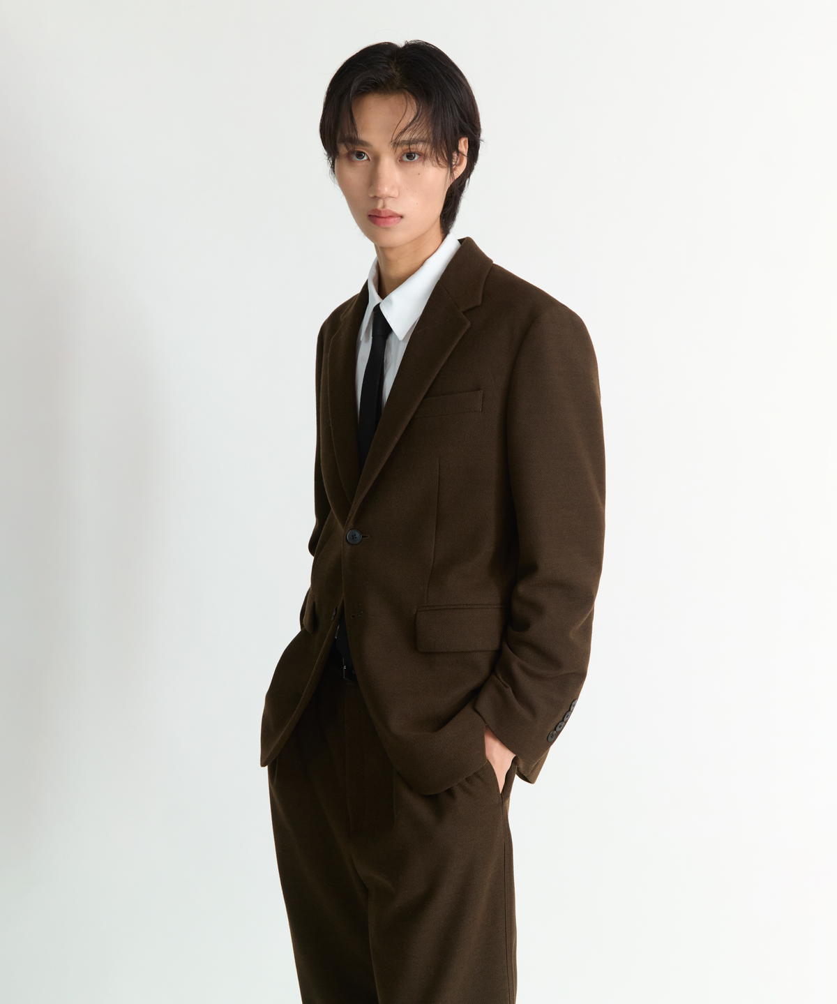 넌블랭크(NONBLANK) 원턱 와이드 핏 저지 슬랙스_DARK BROWN