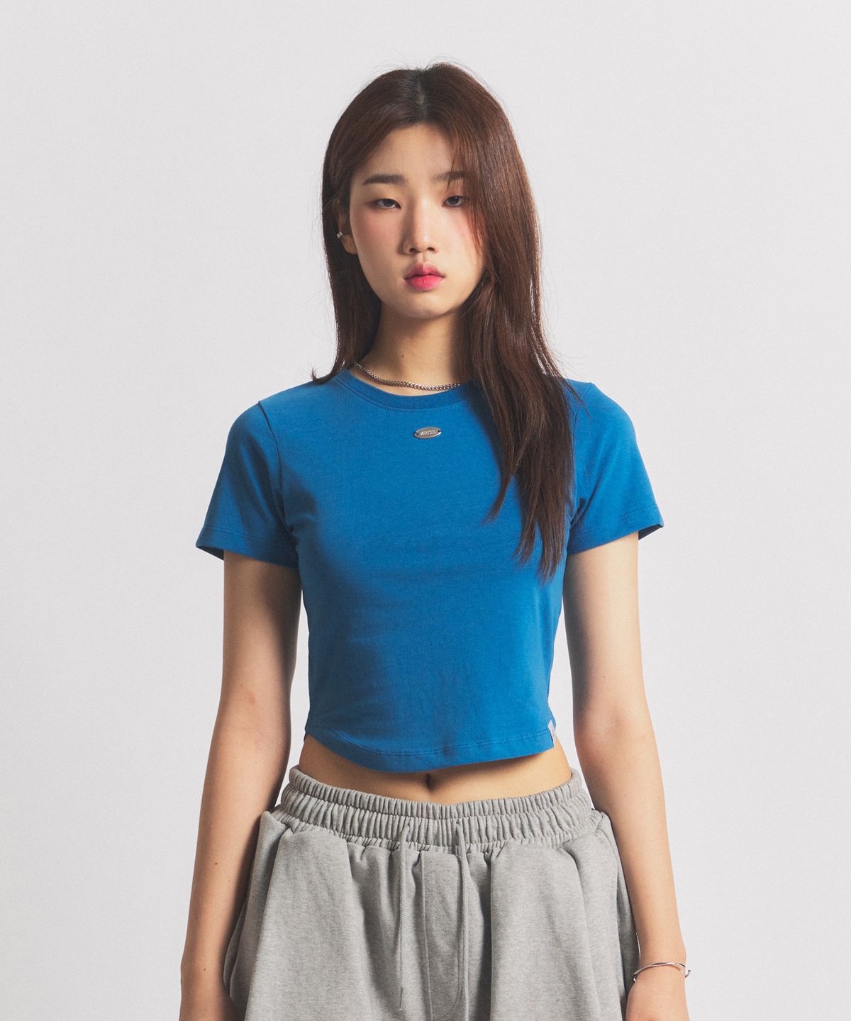 닐라이즈(NEALIZE) Round Semi Crop T-Shirt Blue