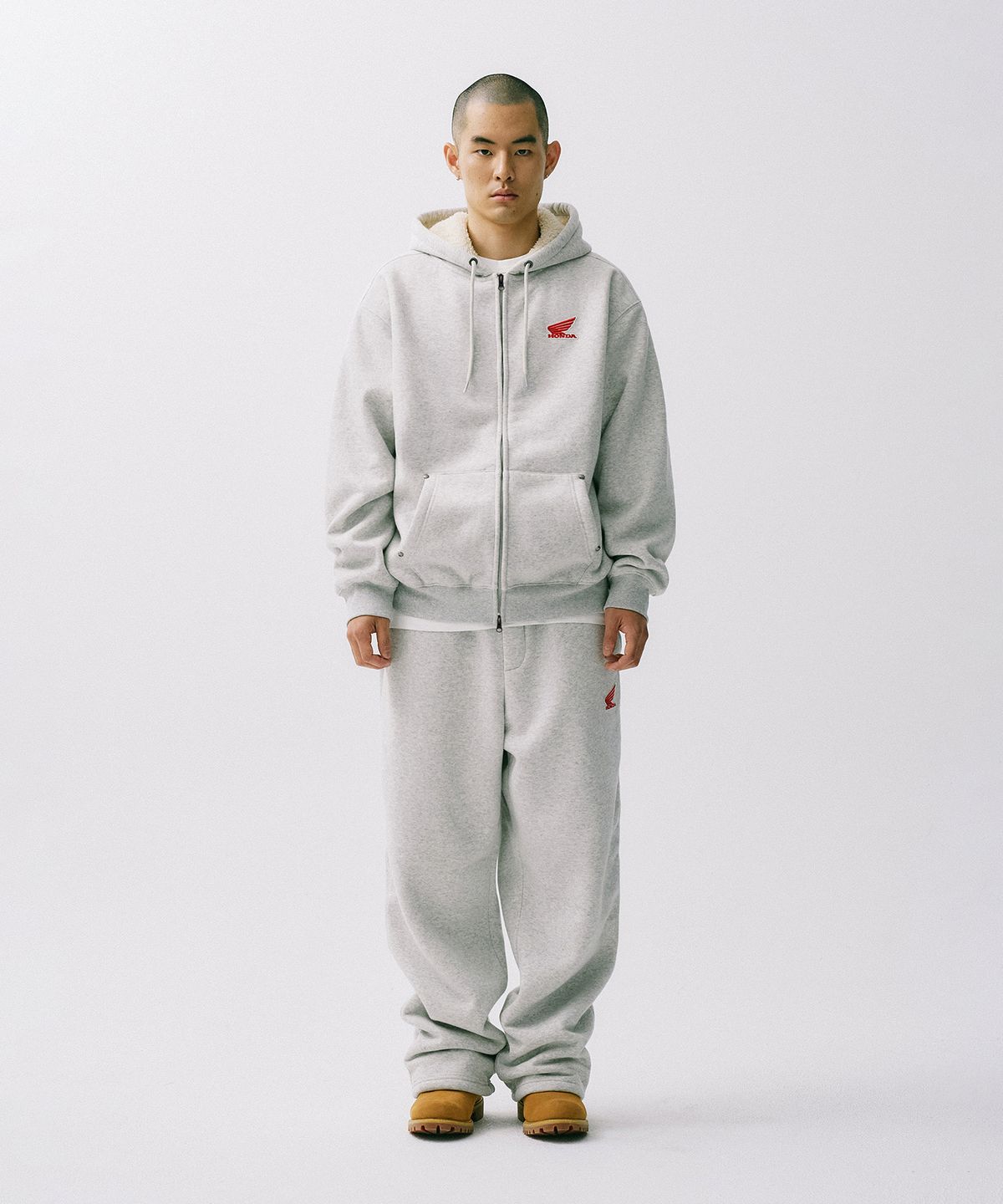 핍스 모터사이클(PHYPS MOTORCYCLE) Silky Boa Wing logo Sweat Pants_Oatmeal
