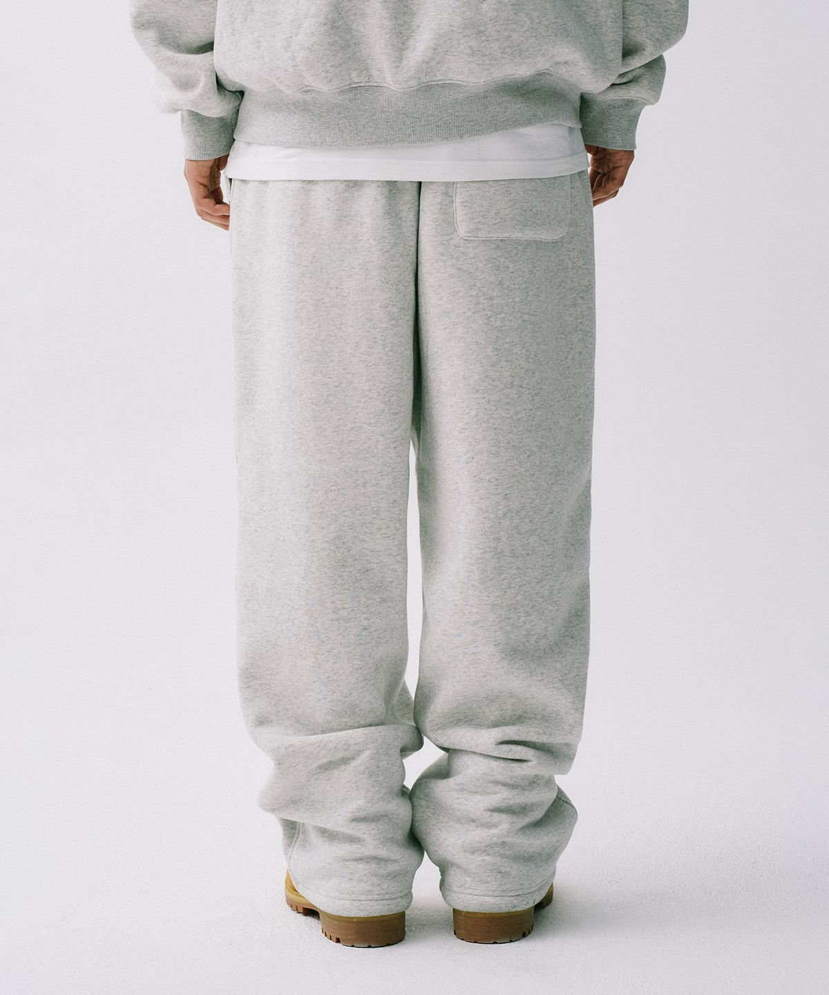 핍스 모터사이클(PHYPS MOTORCYCLE) Silky Boa Wing logo Sweat Pants_Oatmeal