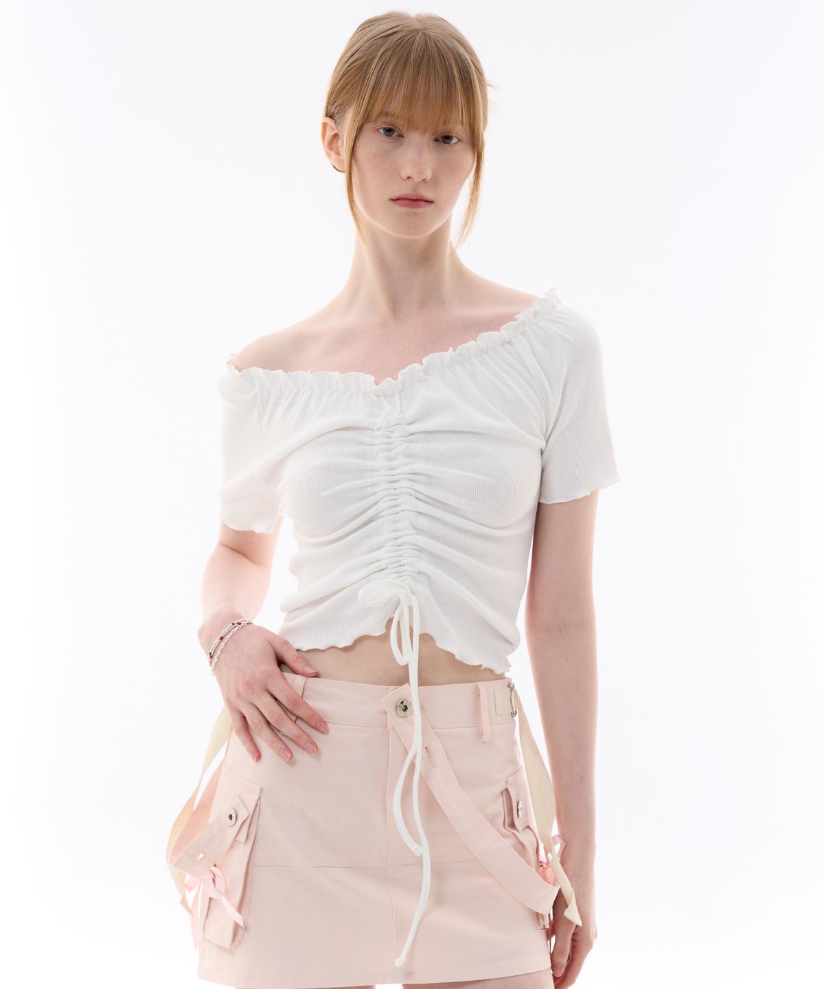 아리킴(ARIKIM) XOXO OFF-SHOULDER / WHITE