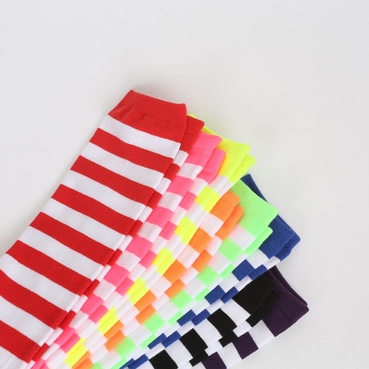 삭스에이(SOCKSA) [2PACK] 스트라이프 형광 네온 무지개 레인보우 니삭스 9 색상