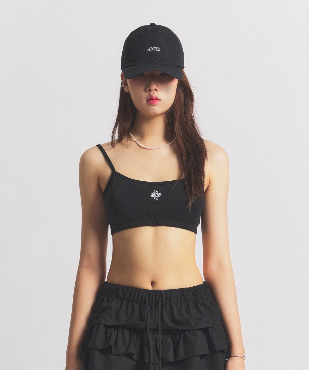 닐라이즈(NEALIZE) Symbol Logo Bra Top Black