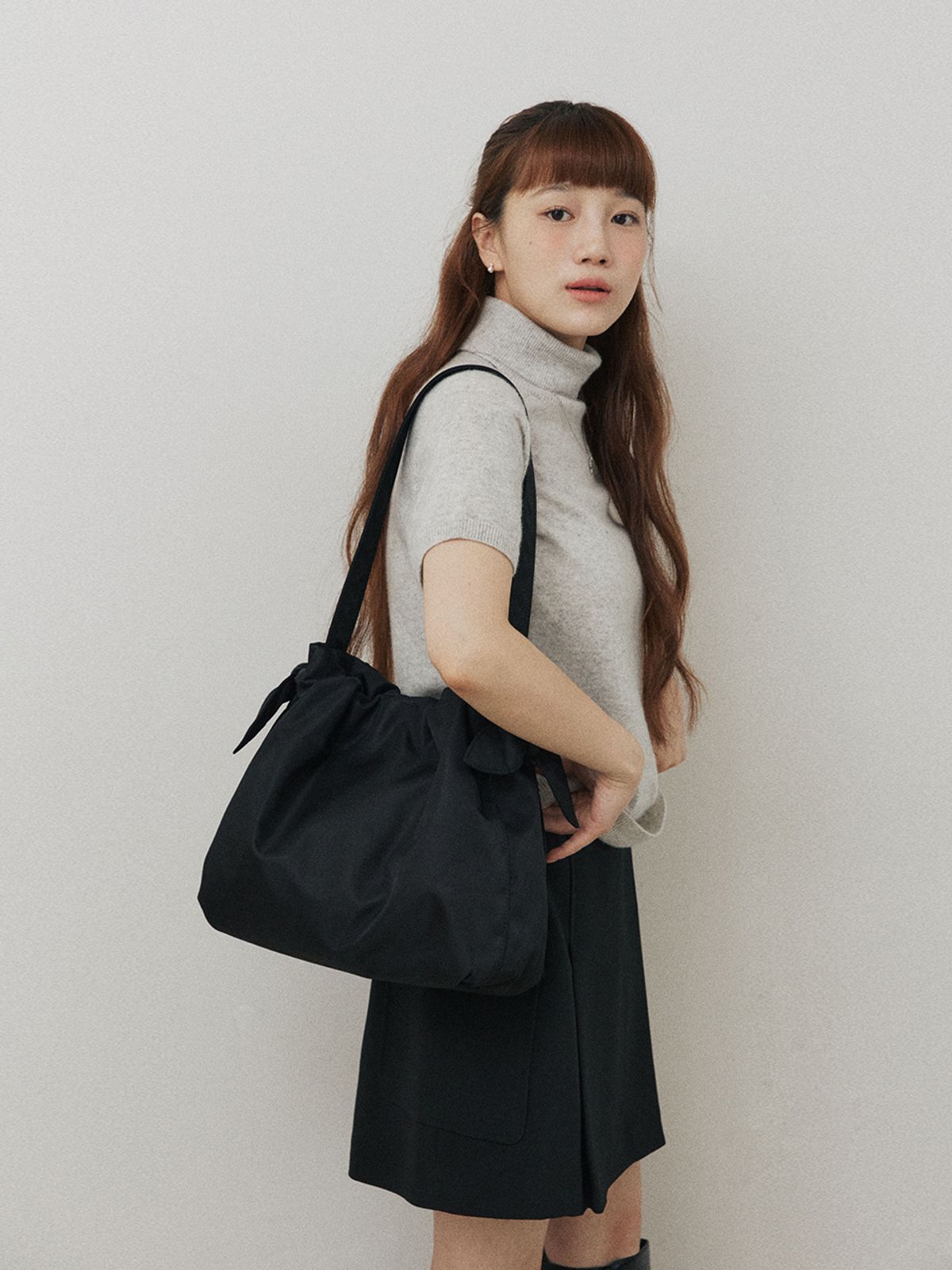하이칙스(HIGH CHEEKS) Ribbon Nylon Bucket Bag_2COLORS_HC2478BG001M