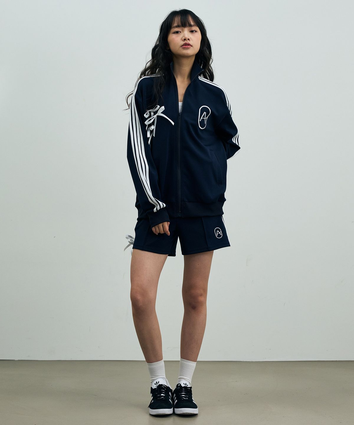아리킴(ARIKIM) RIBBON JERSEY TRACK SHORTS PANTS / NAVY