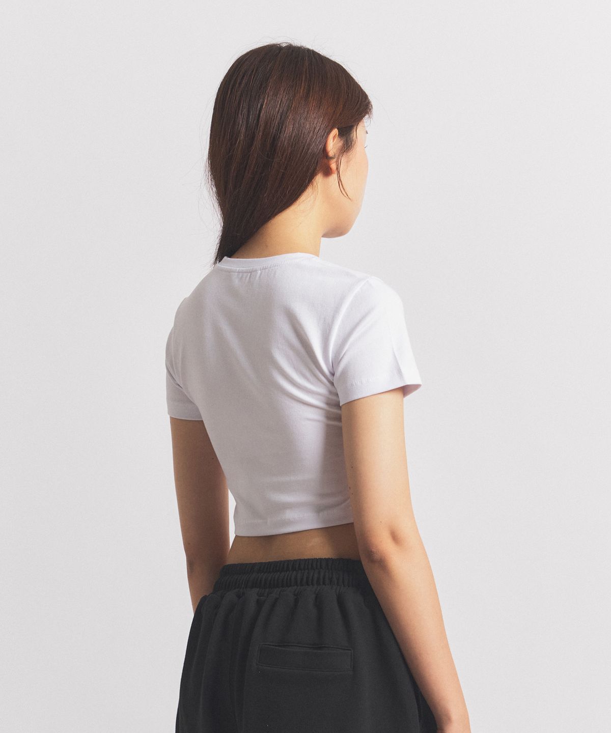 닐라이즈(NEALIZE) Logo Cropped Short Sleeve T-shirt White