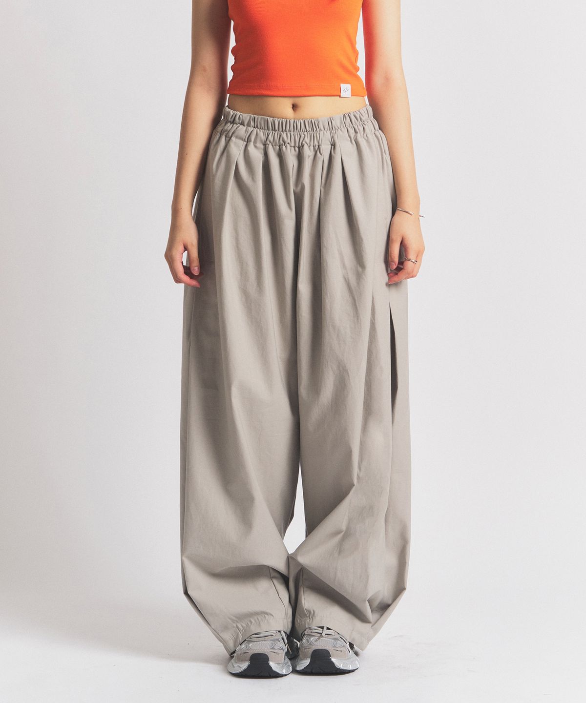 닐라이즈(NEALIZE) Mid-Rise Wide Pants Light Beige