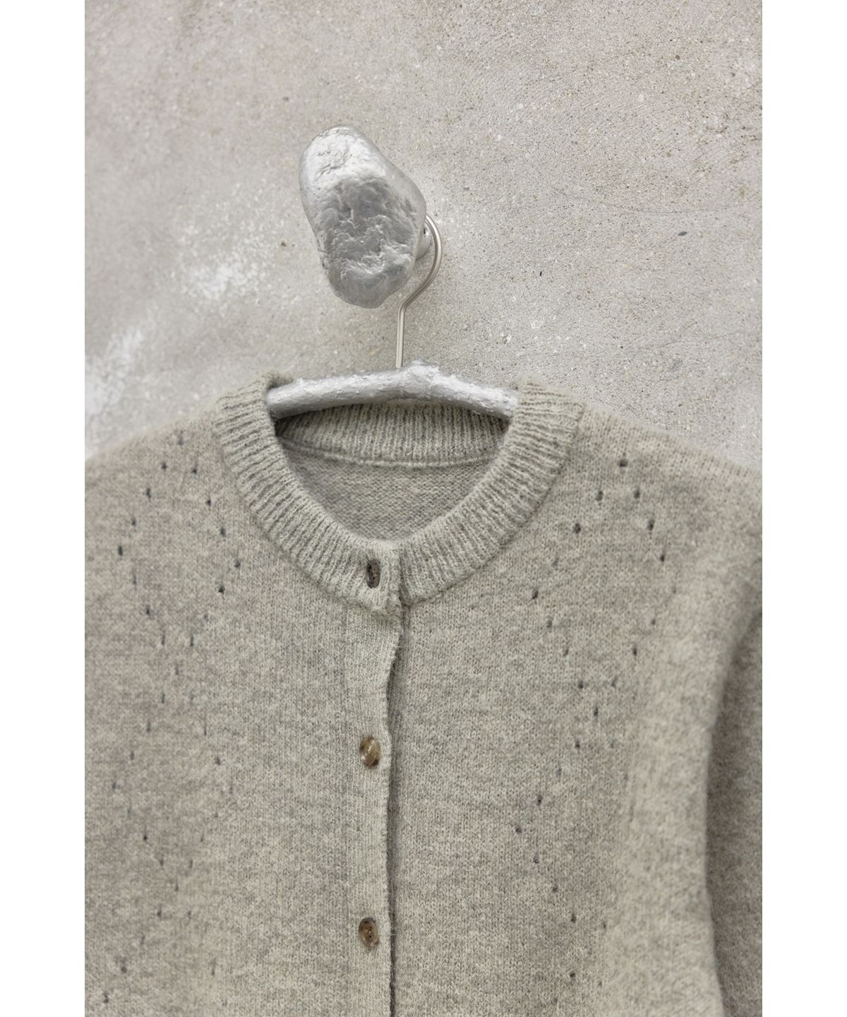 유스(YOUTH) Argyle Punching Knit Cardigan - Beige