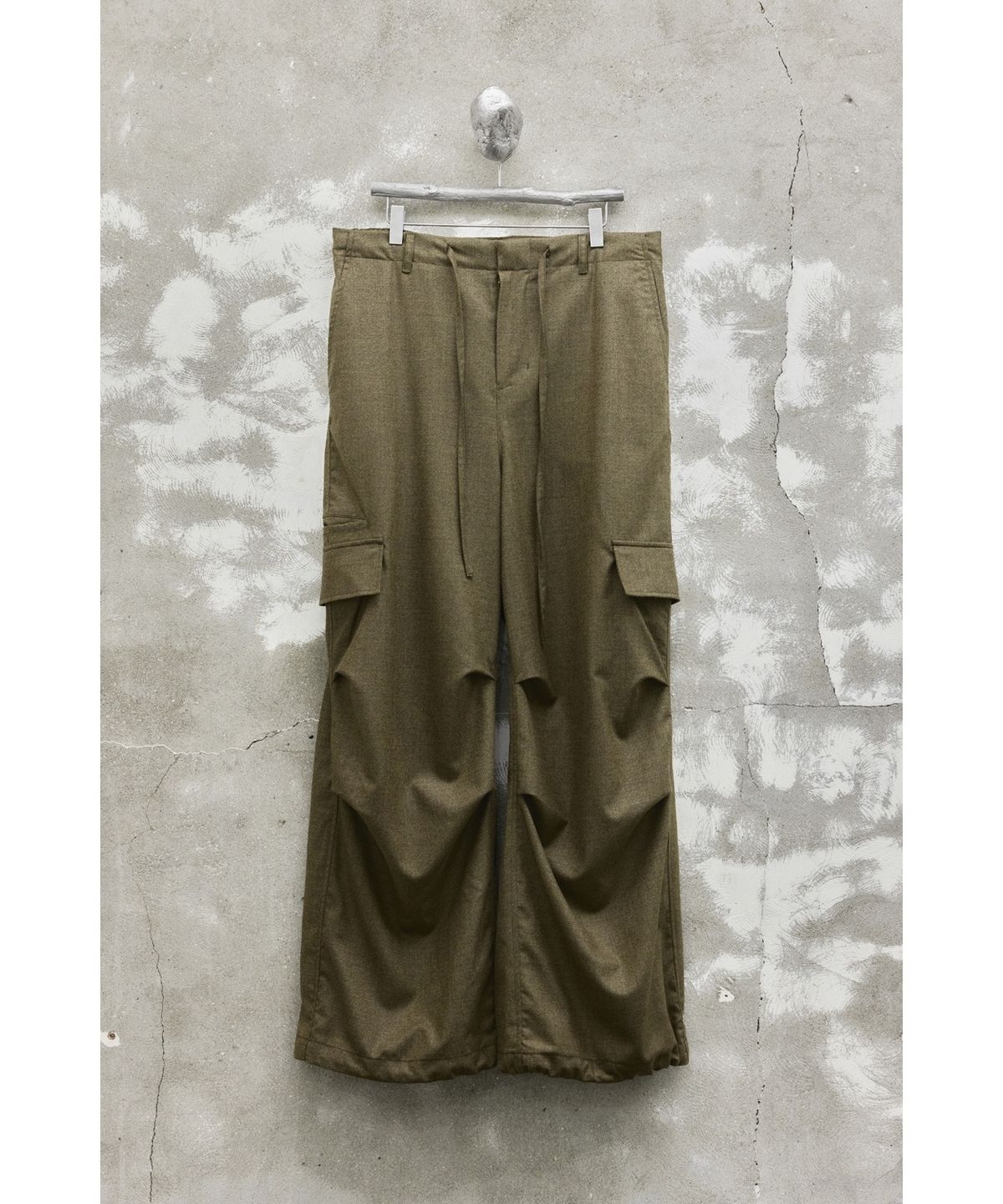 유스(YOUTH) Strap Wide Cargo Pants - Beige