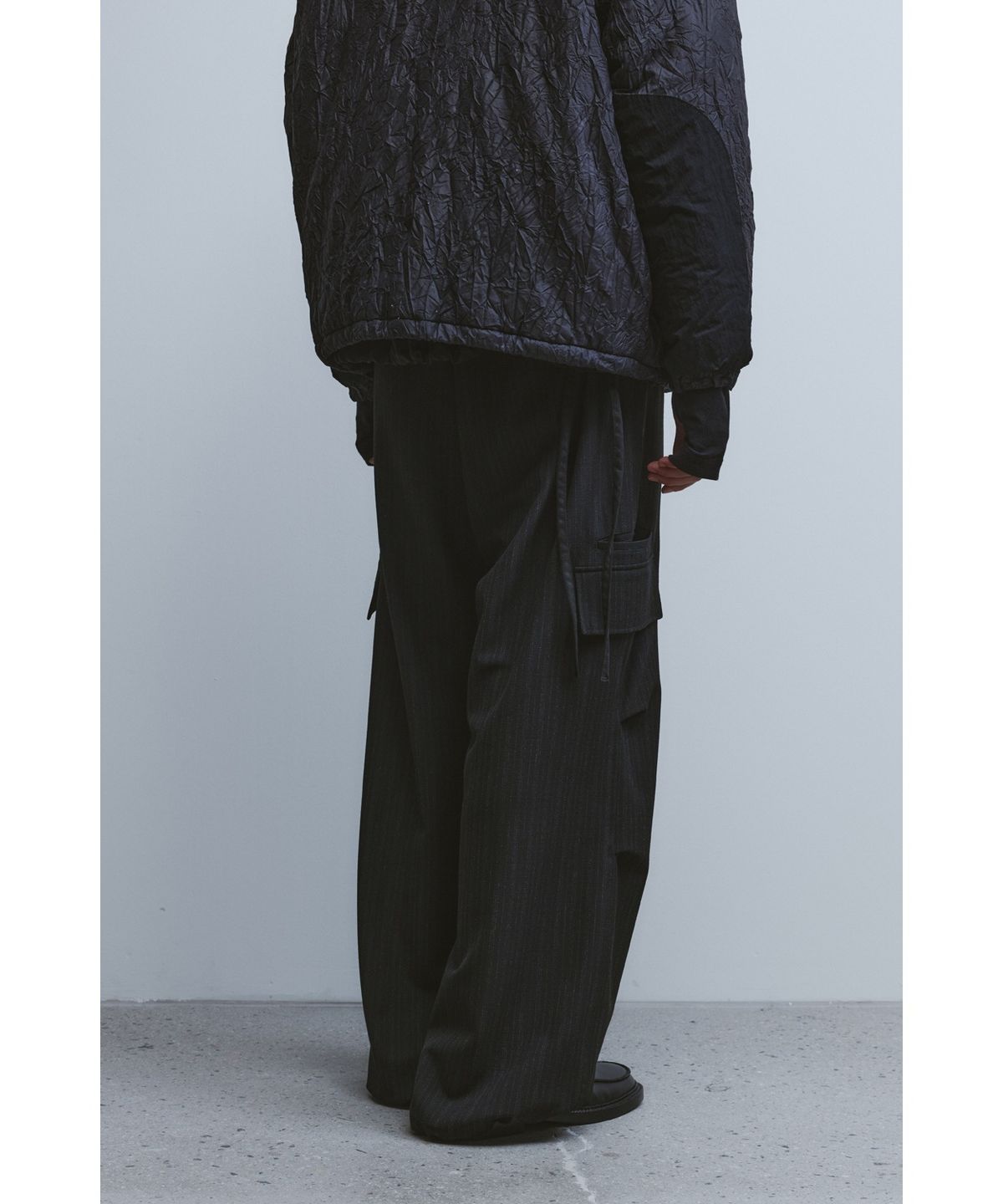 유스(YOUTH) Strap Wide Cargo Pants - Black Stripe