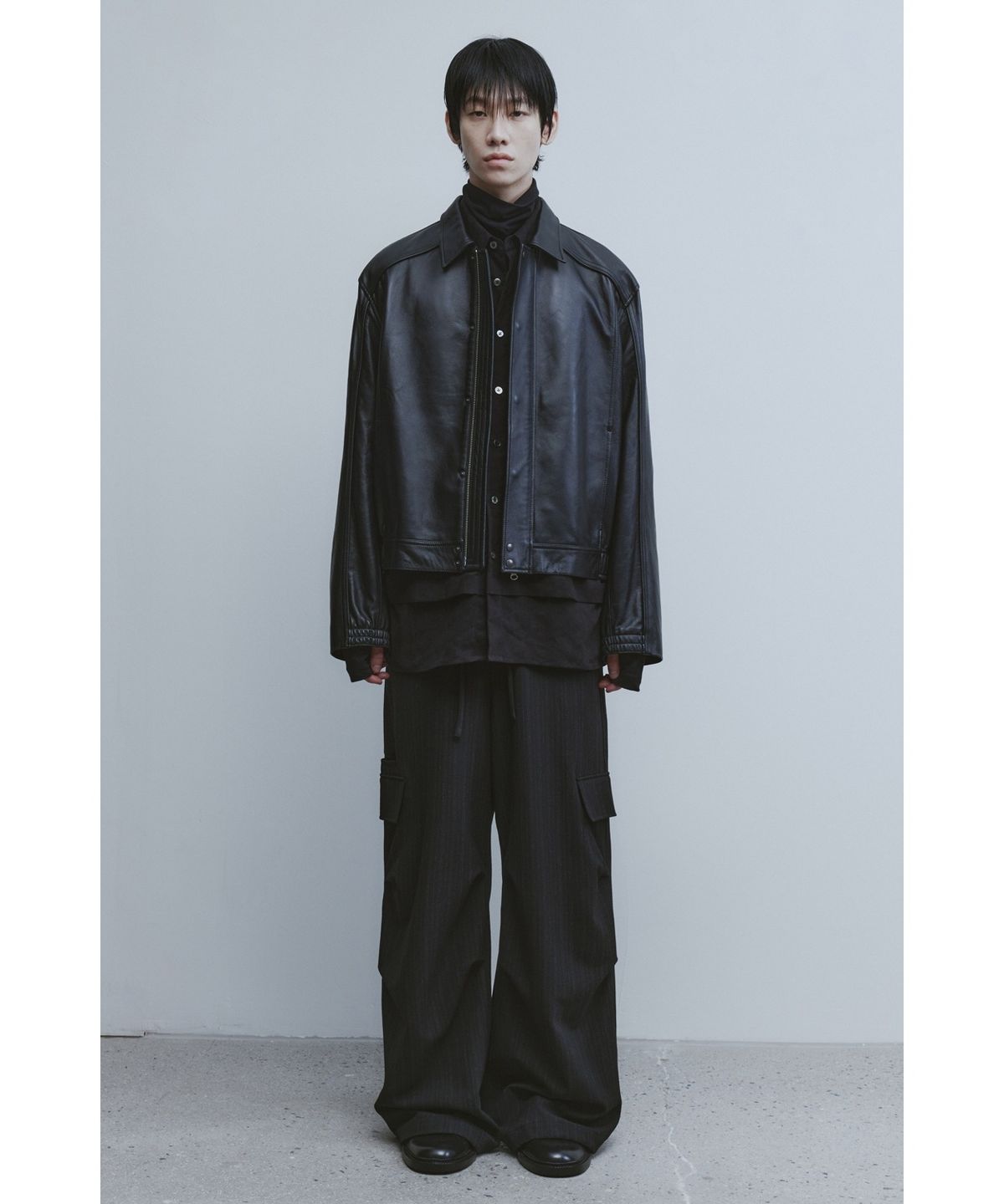 유스(YOUTH) Strap Wide Cargo Pants - Black Stripe