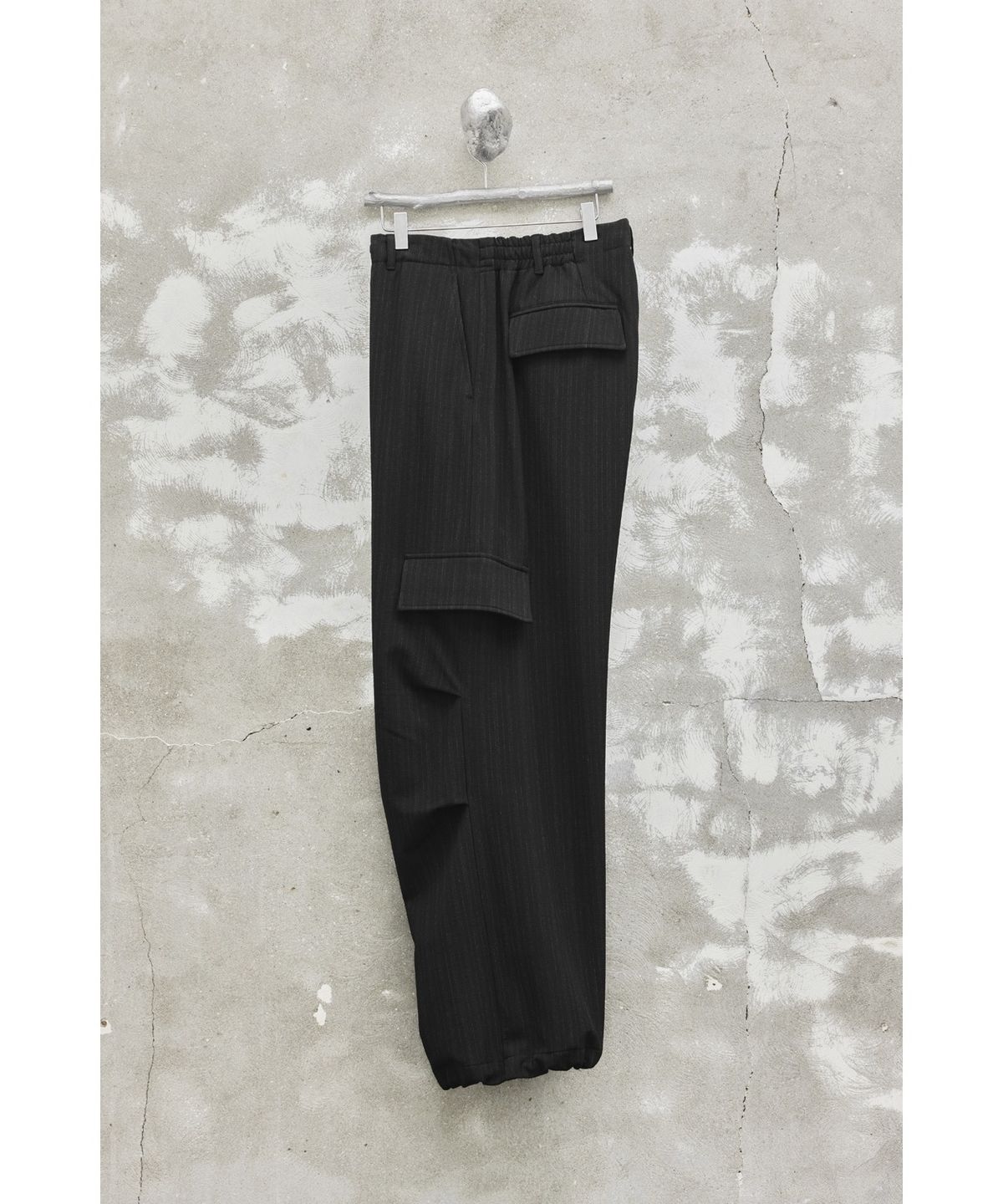 유스(YOUTH) Strap Wide Cargo Pants - Black Stripe