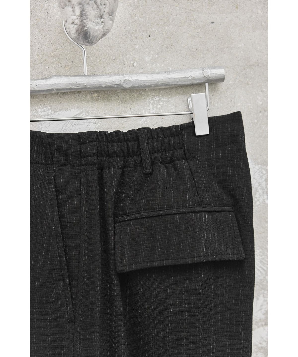 유스(YOUTH) Strap Wide Cargo Pants - Black Stripe