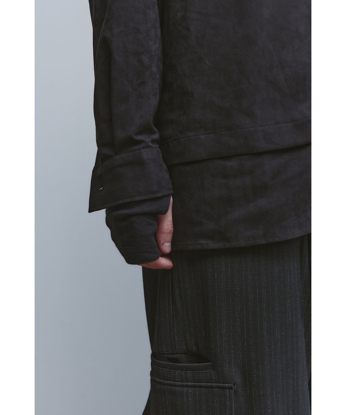 유스(YOUTH) Faux Suede Layered Shirt - Black