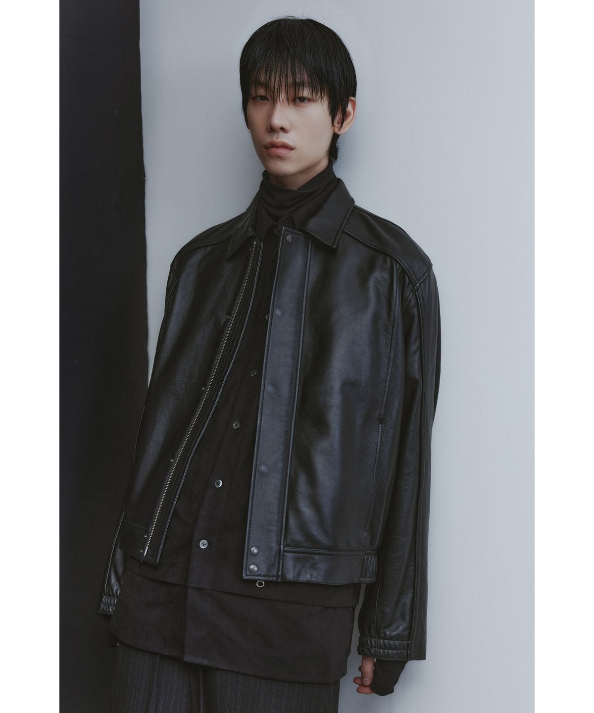 유스(YOUTH) Faux Suede Layered Shirt - Black